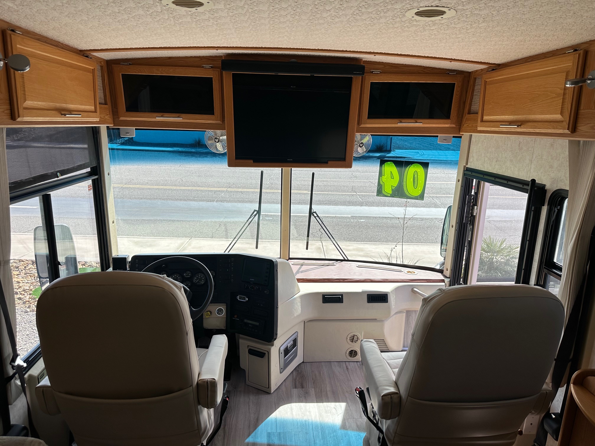2004 Winnebago Journey 39W class a diesel pusher motorhome