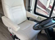 2004 Winnebago Journey 39W class a diesel pusher motorhome