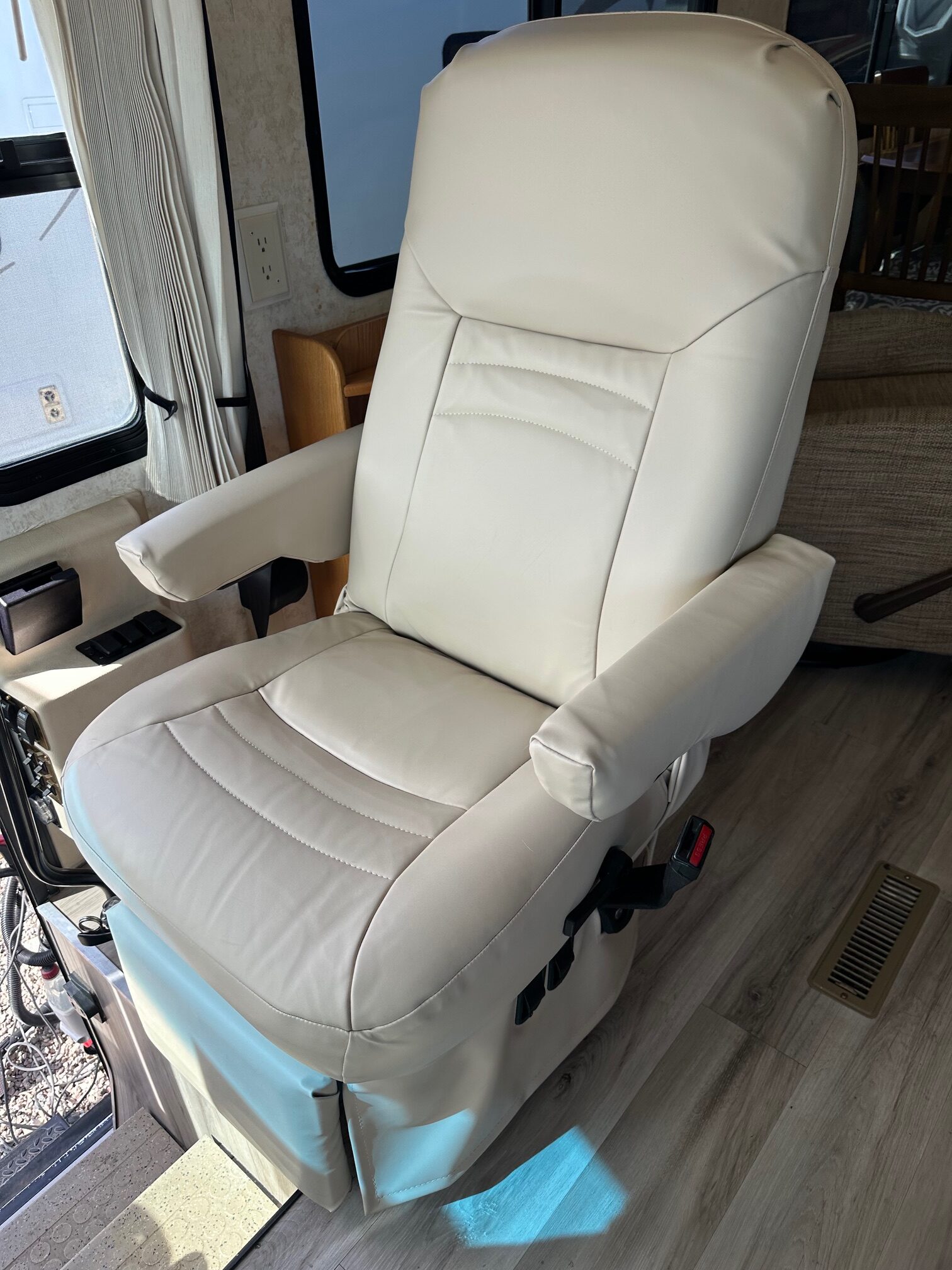 2004 Winnebago Journey 39W class a diesel pusher motorhome