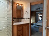2004 Winnebago Journey 39W class a diesel pusher motorhome