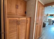 2004 Winnebago Journey 39W class a diesel pusher motorhome