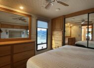 2004 Winnebago Journey 39W class a diesel pusher motorhome