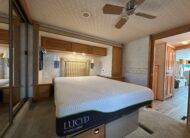 2004 Winnebago Journey 39W class a diesel pusher motorhome