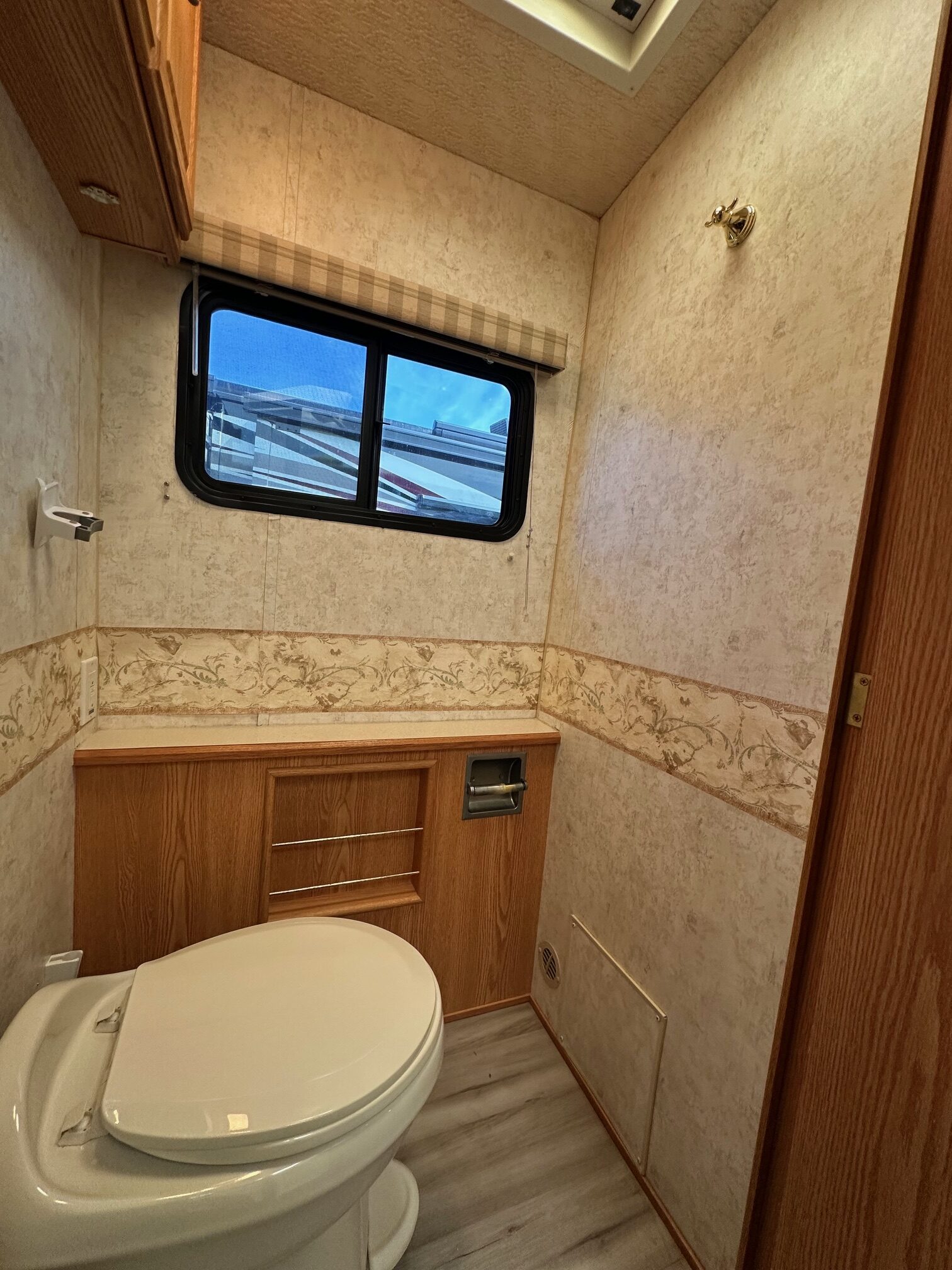 2004 Winnebago Journey 39W class a diesel pusher motorhome