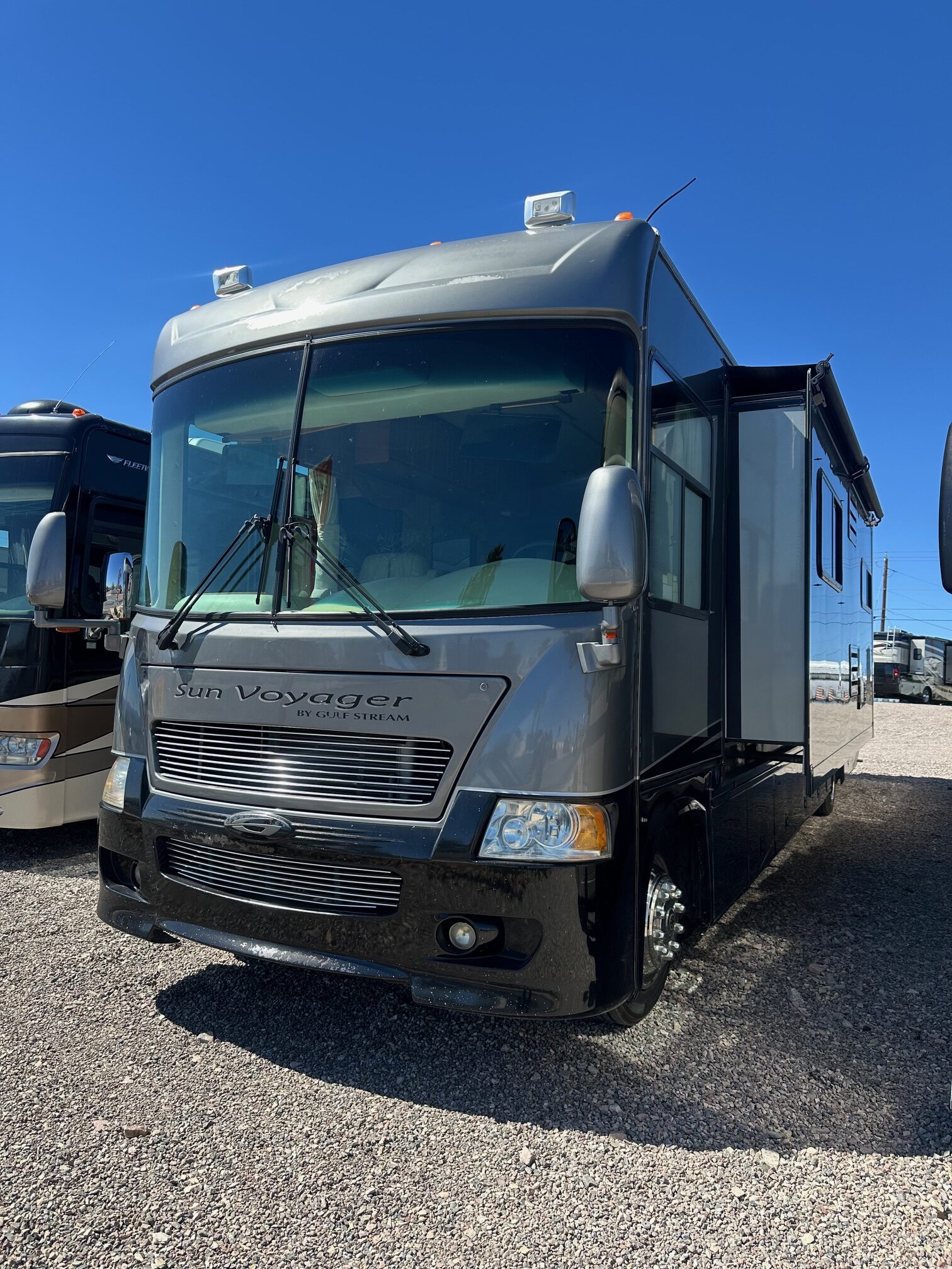 2007 Gulf Stream Sun Voyager 8389MXG Class A Diesel Motorhome