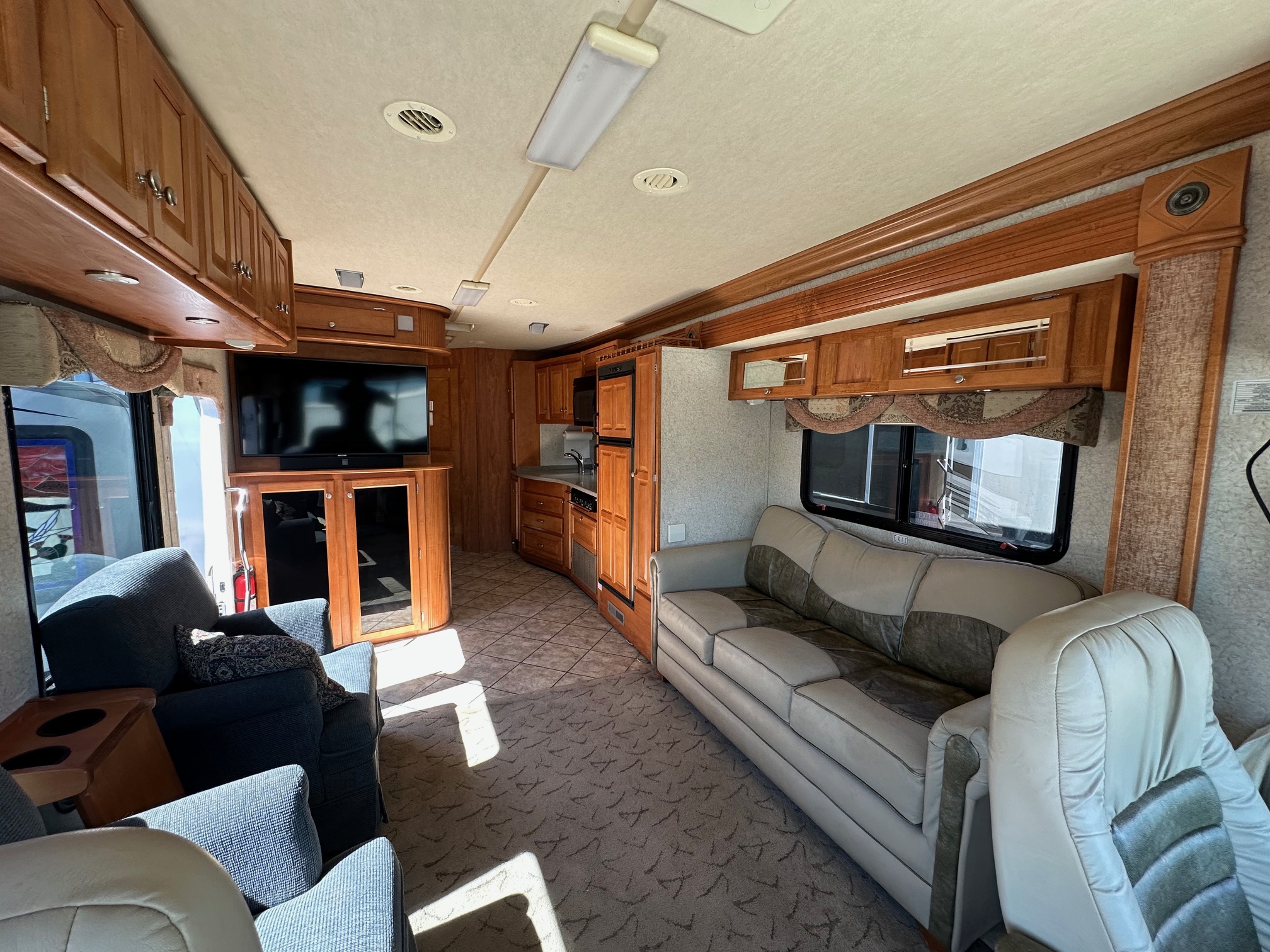 2007 Gulf Stream Sun Voyager 8389MXG Class A Diesel Motorhome