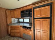 2007 Gulf Stream Sun Voyager 8389MXG Class A Diesel Motorhome