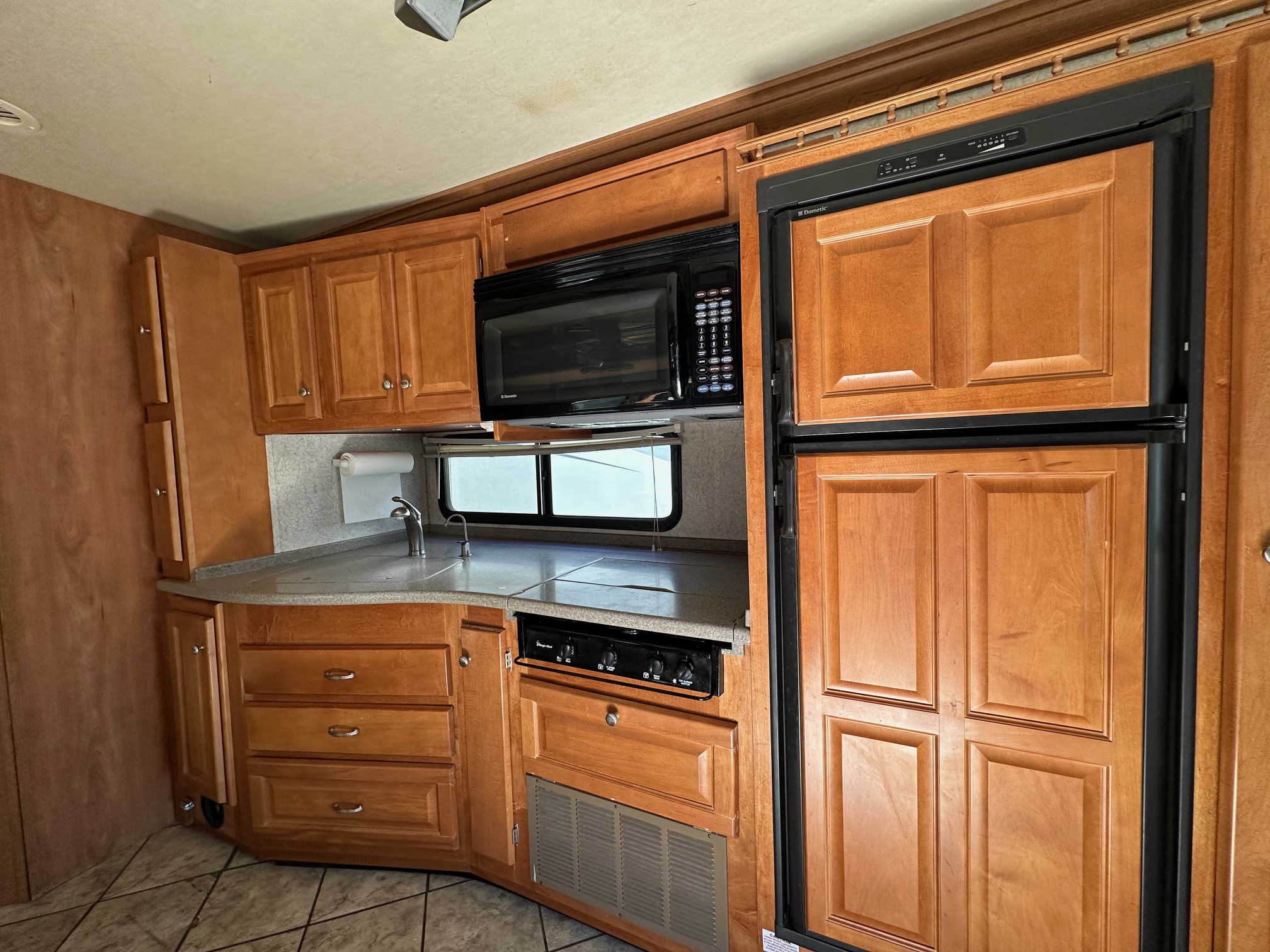 2007 Gulf Stream Sun Voyager 8389MXG Class A Diesel Motorhome