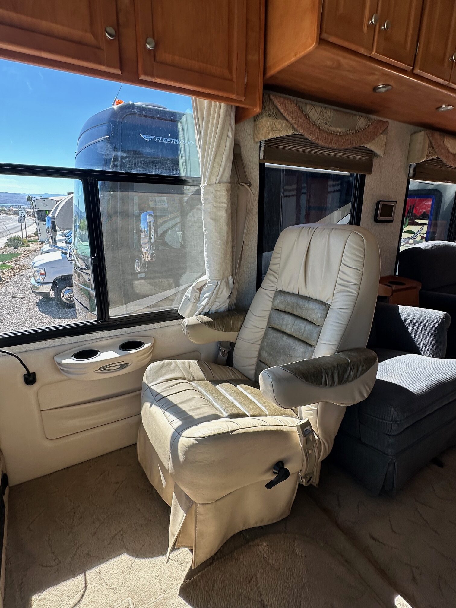 2007 Gulf Stream Sun Voyager 8389MXG Class A Diesel Motorhome
