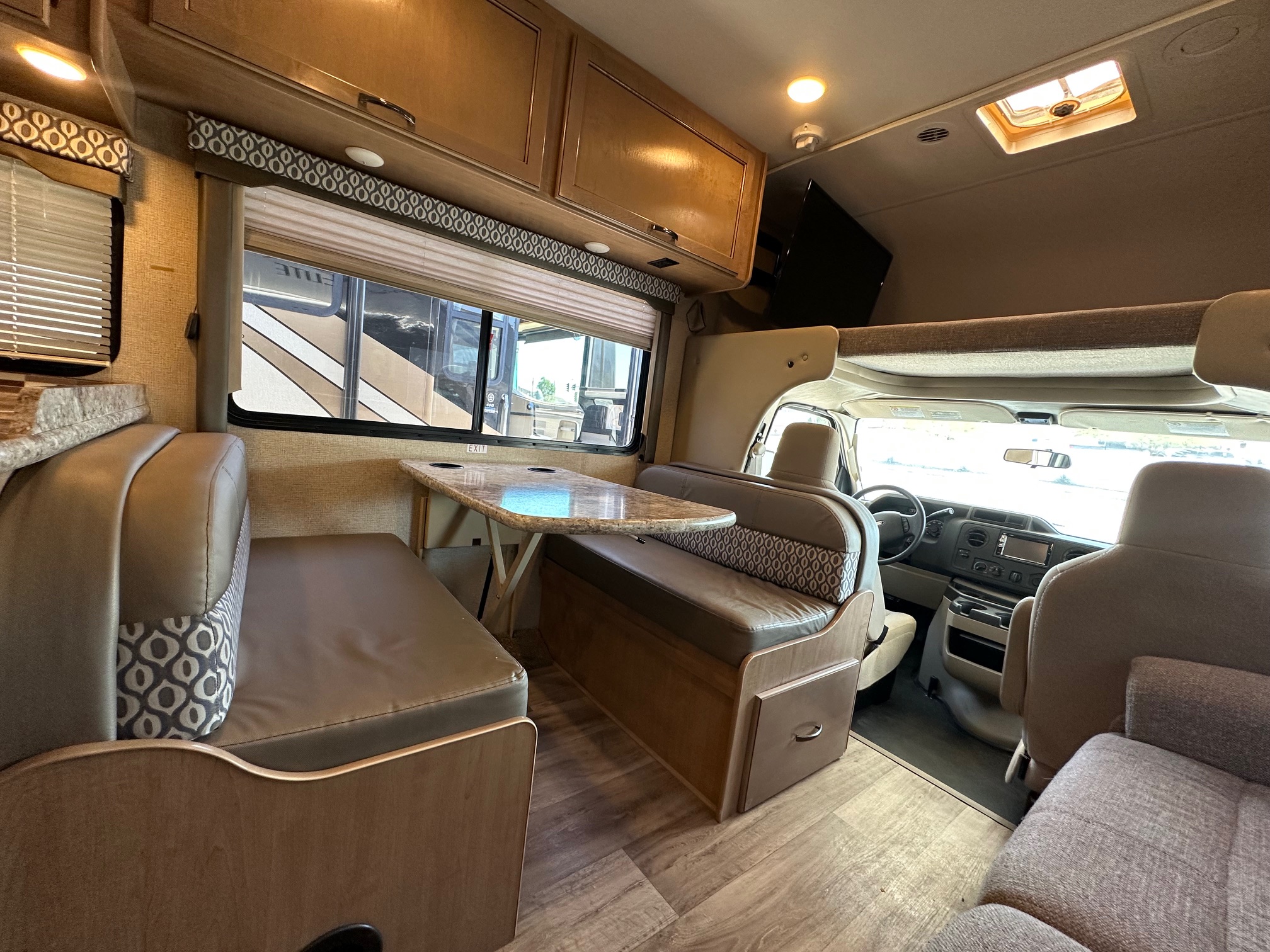 2018 Thor Freedom Elite 26HE Class C Motorhome