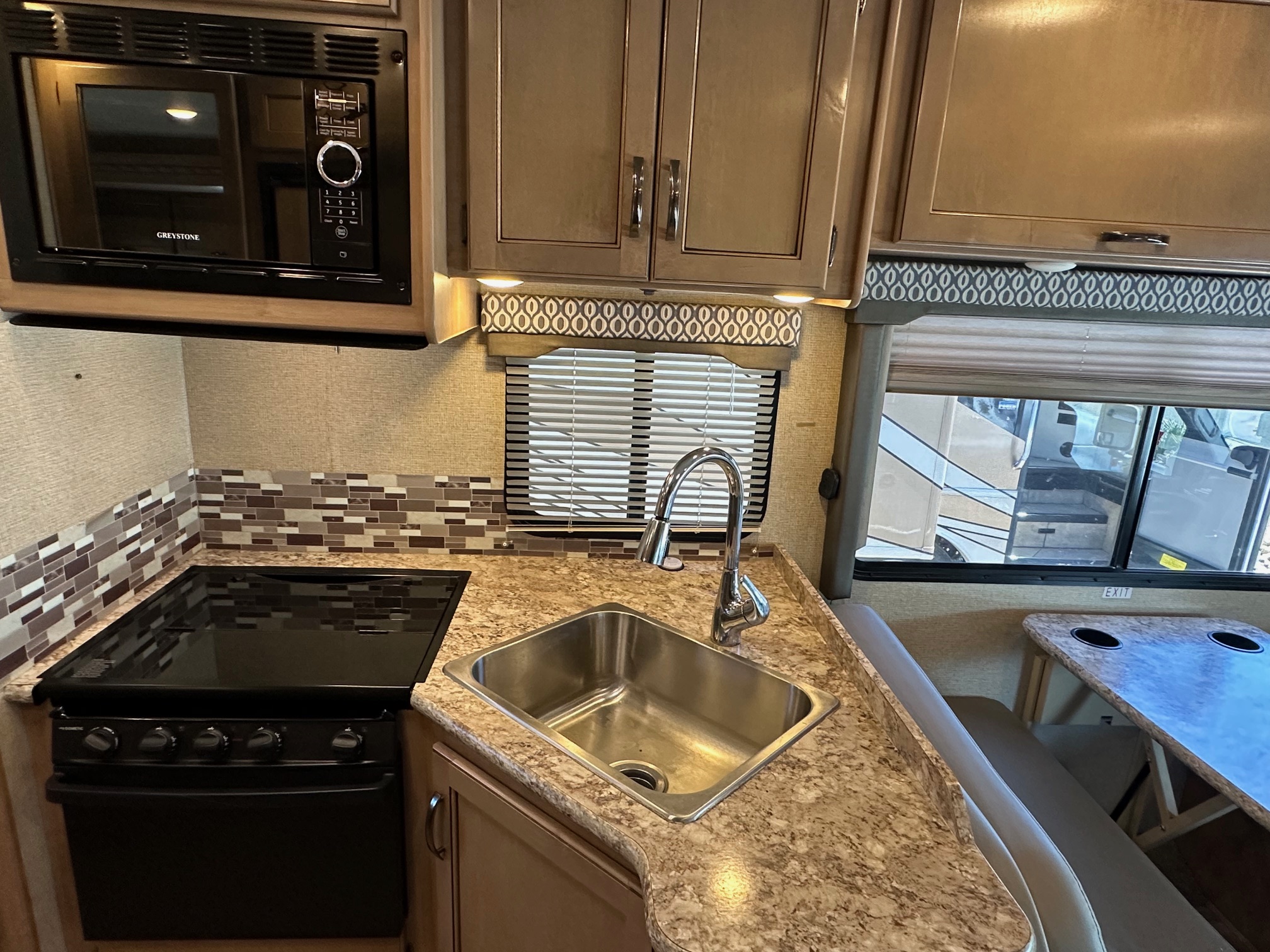 2018 Thor Freedom Elite 26HE Class C Motorhome