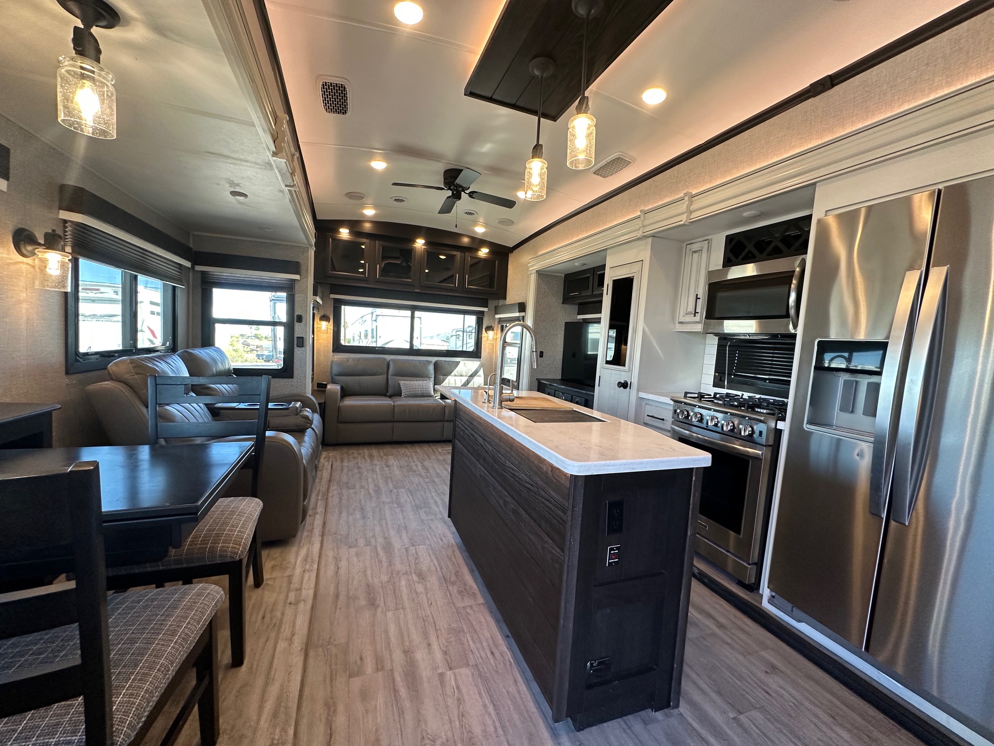 2022 Jayco North Point 377RLBH 5th wheel – separate bedroom!
