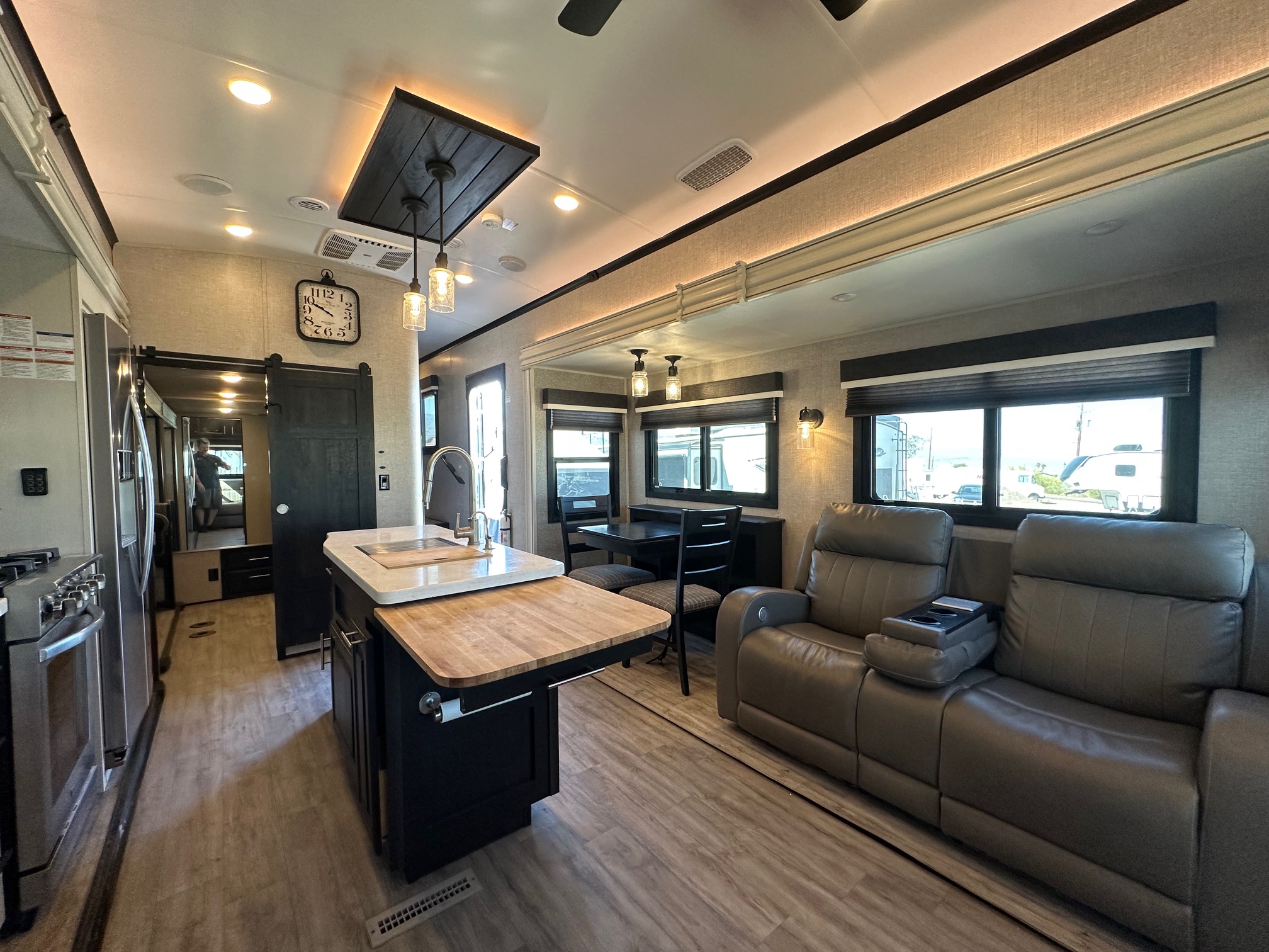 2022 Jayco North Point 377RLBH 5th wheel – separate bedroom!
