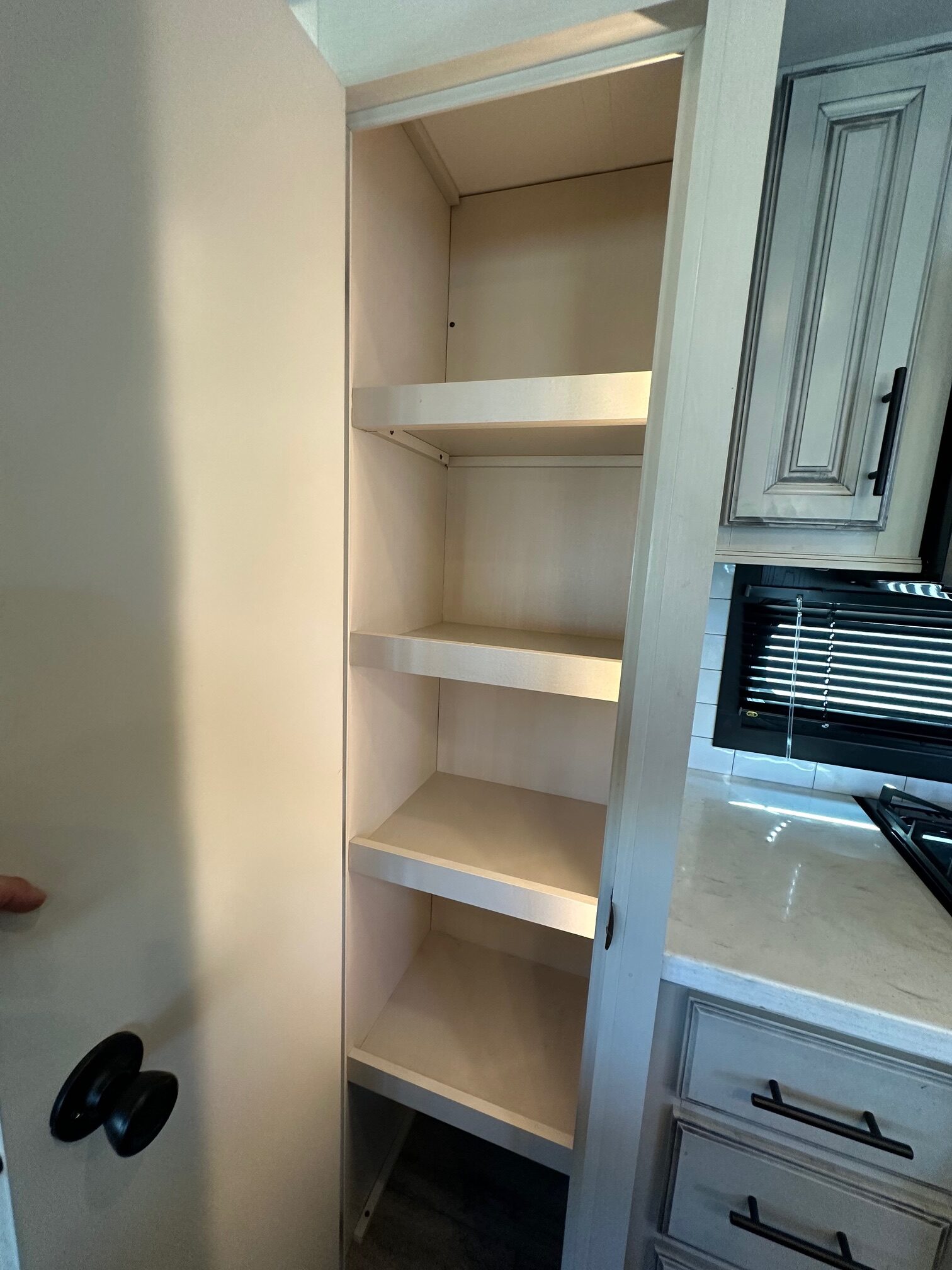 2022 Jayco North Point 377RLBH 5th wheel – separate bedroom!