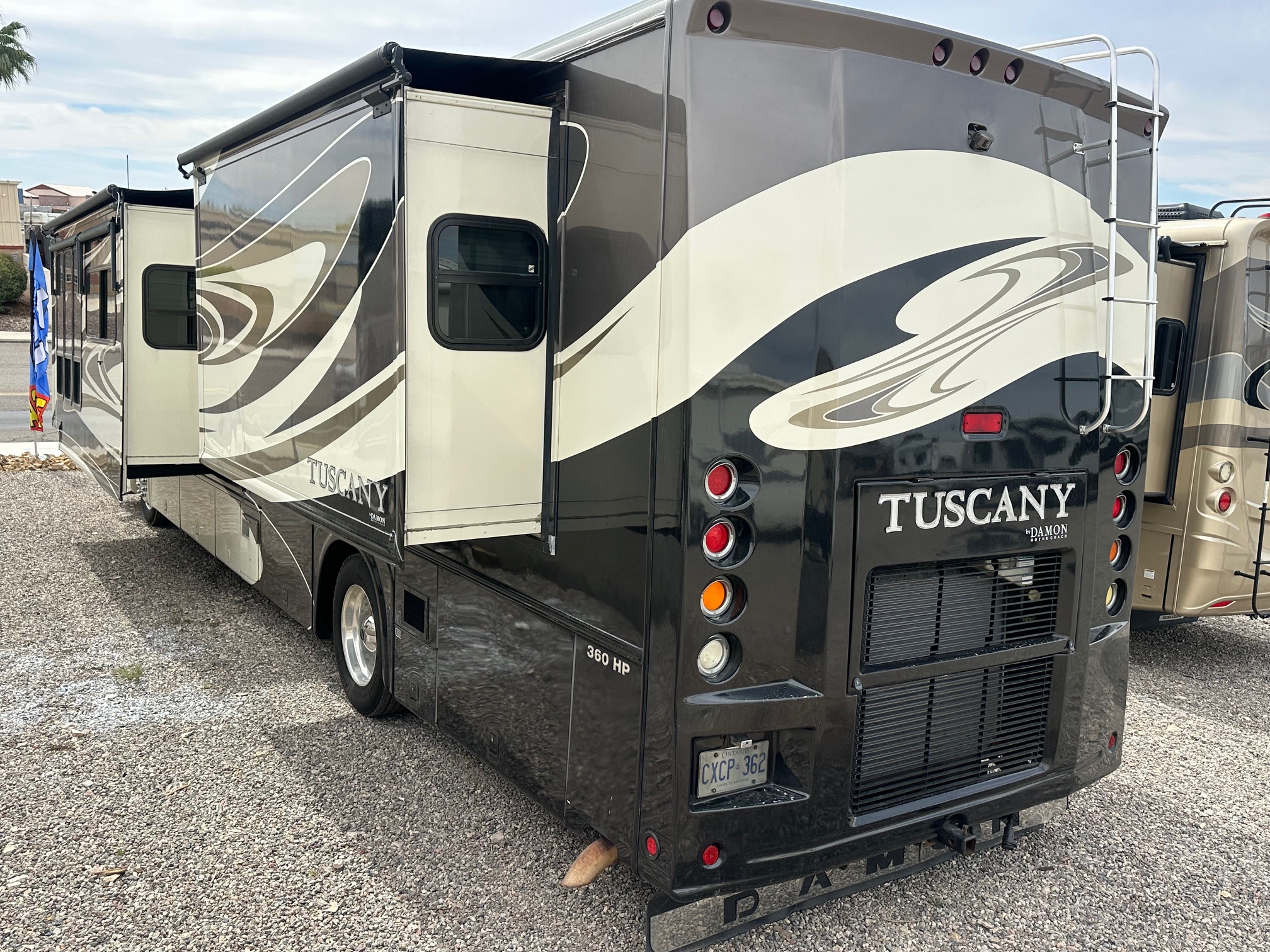 2009 Damon Tuscany 4072 Class A Diesel Pusher Motorhome