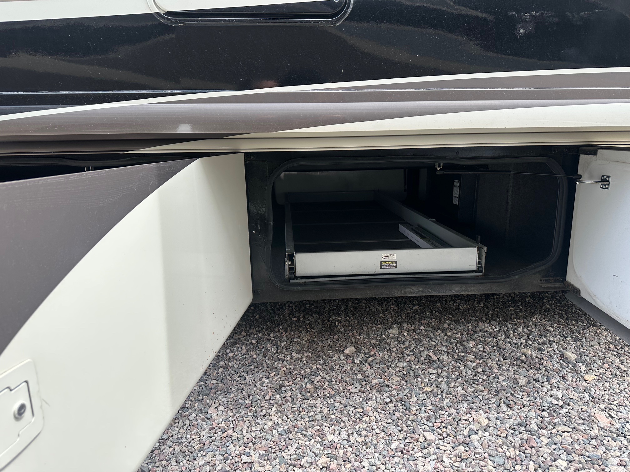 2009 Damon Tuscany 4072 Class A Diesel Pusher Motorhome