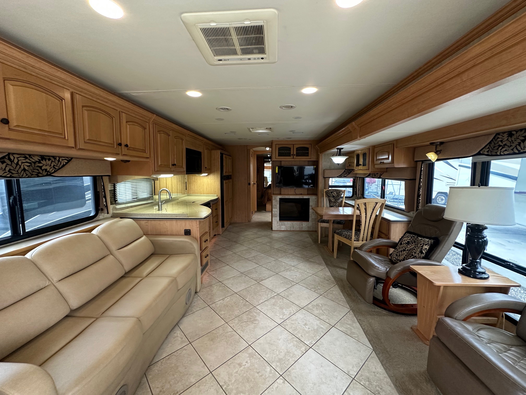 2009 Damon Tuscany 4072 Class A Diesel Pusher Motorhome