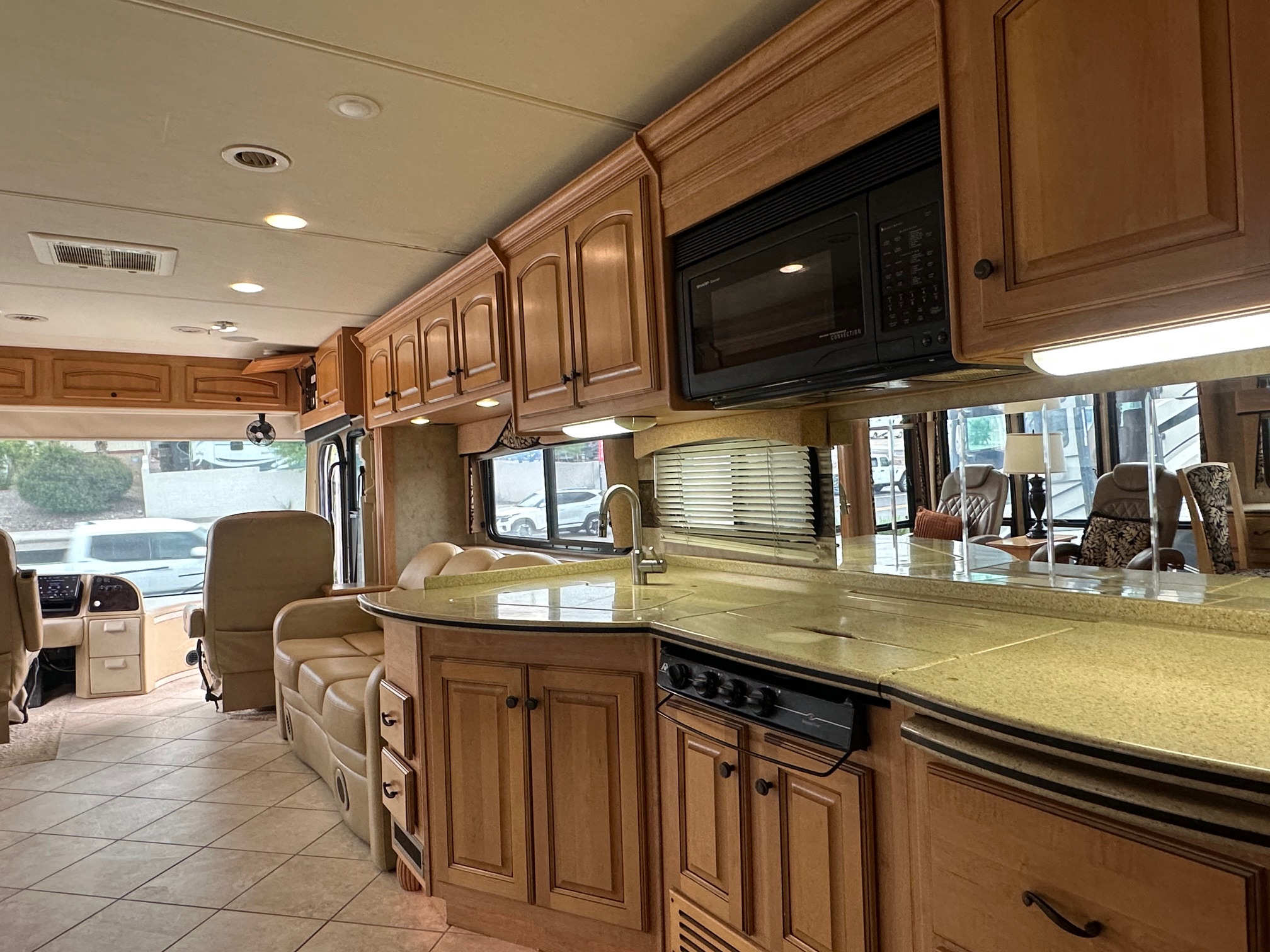 2009 Damon Tuscany 4072 Class A Diesel Pusher Motorhome