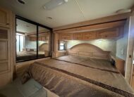 2009 Damon Tuscany 4072 Class A Diesel Pusher Motorhome