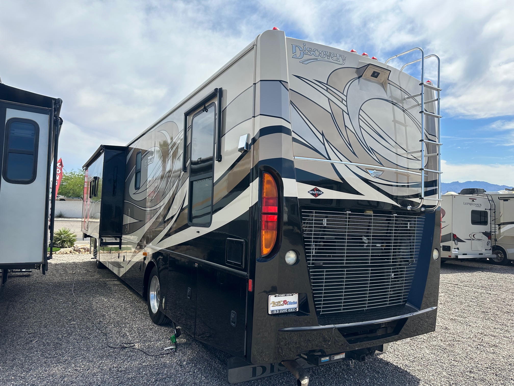 2010 Fleetwood Discovery 40G Class A Diesel Pusher Motorhome