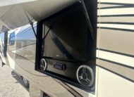 2010 Fleetwood Discovery 40G Class A Diesel Pusher Motorhome