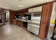 2010 Fleetwood Discovery 40G Class A Diesel Pusher Motorhome