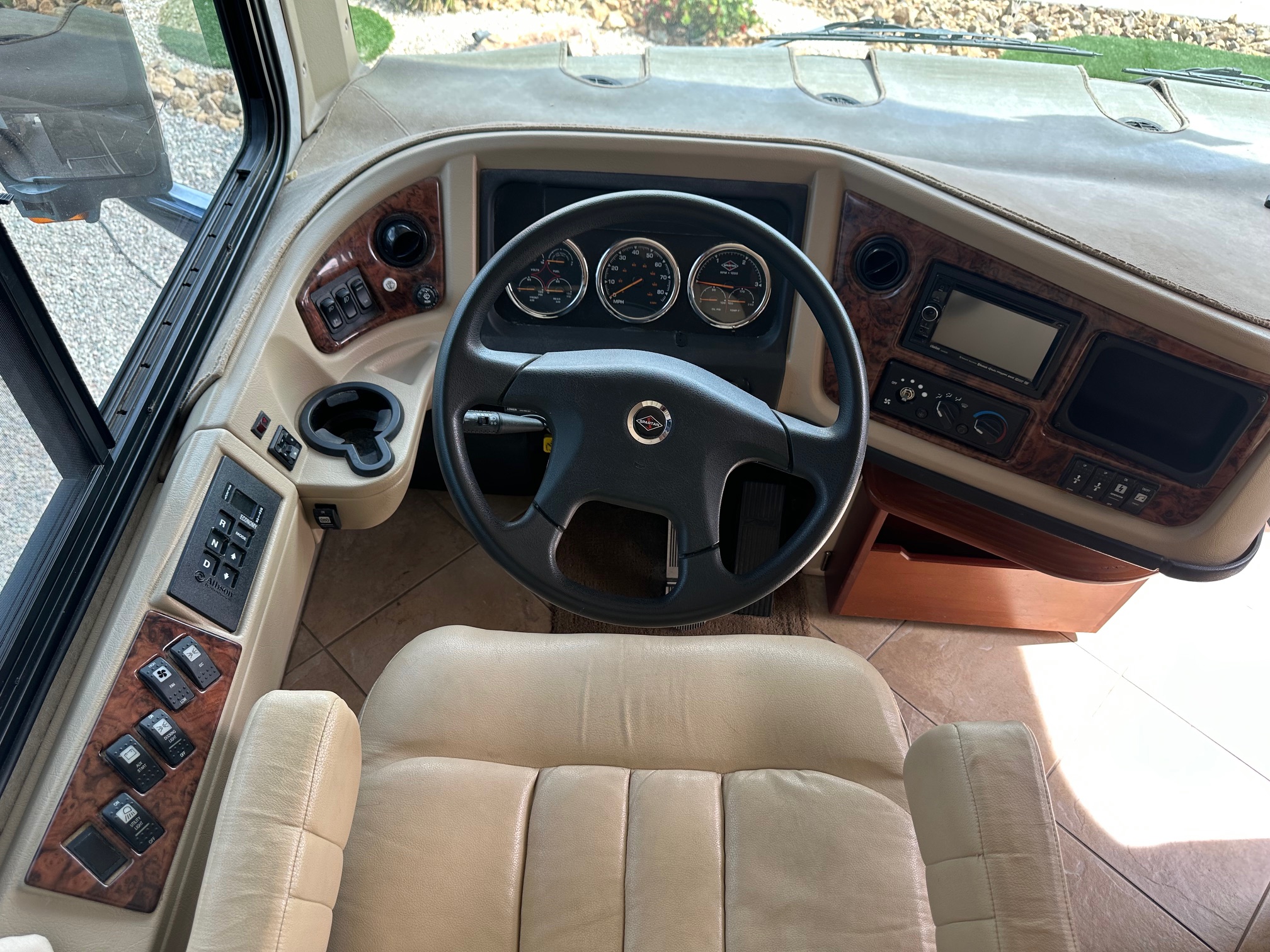 2010 Fleetwood Discovery 40G Class A Diesel Pusher Motorhome