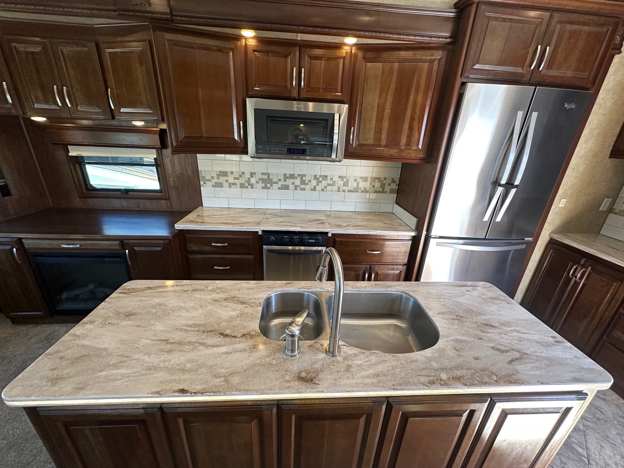 2015 DRV Mobile Suites 38RSSA 5th Wheel 