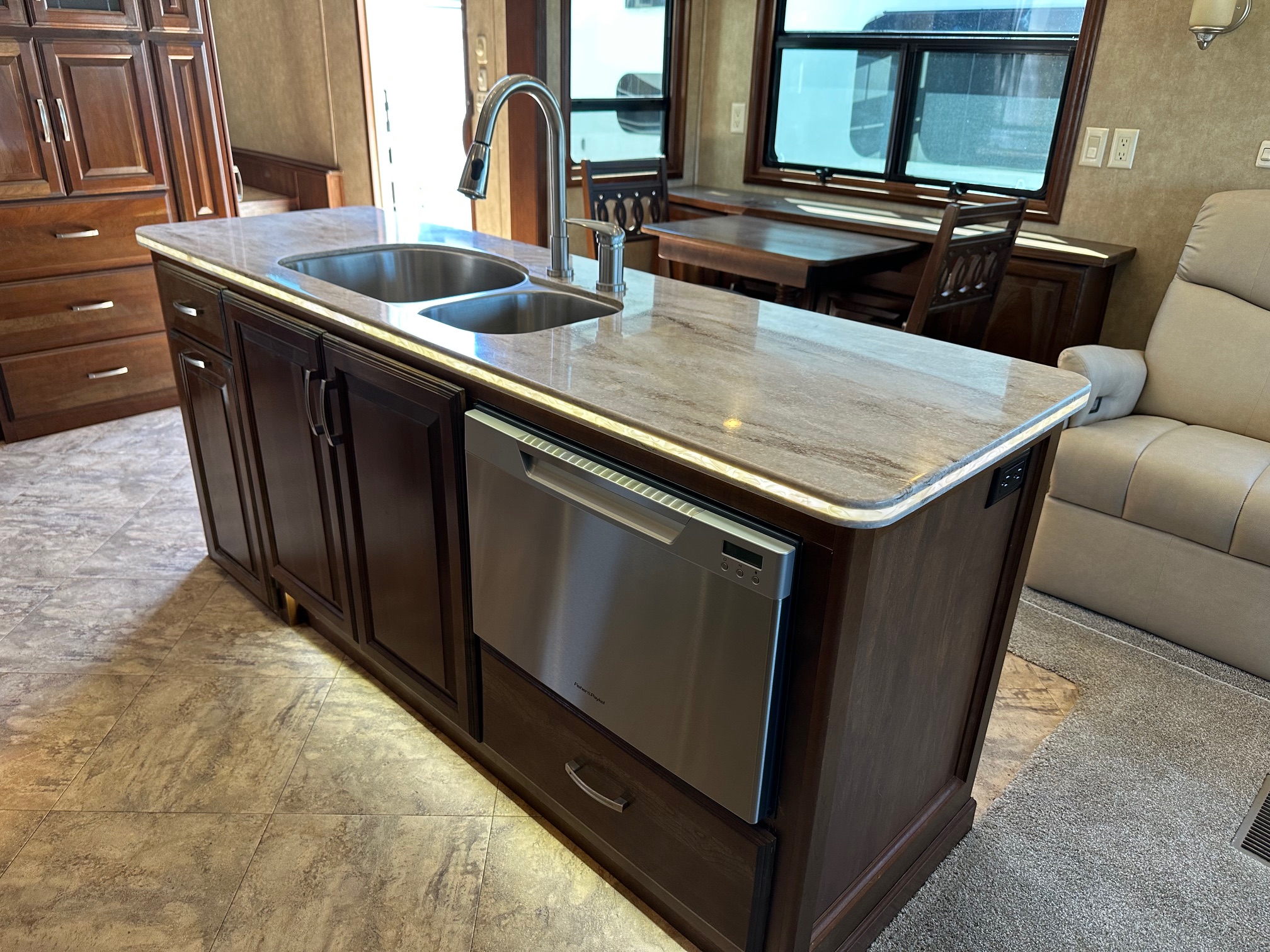 2015 DRV Mobile Suites 38RSSA 5th Wheel 