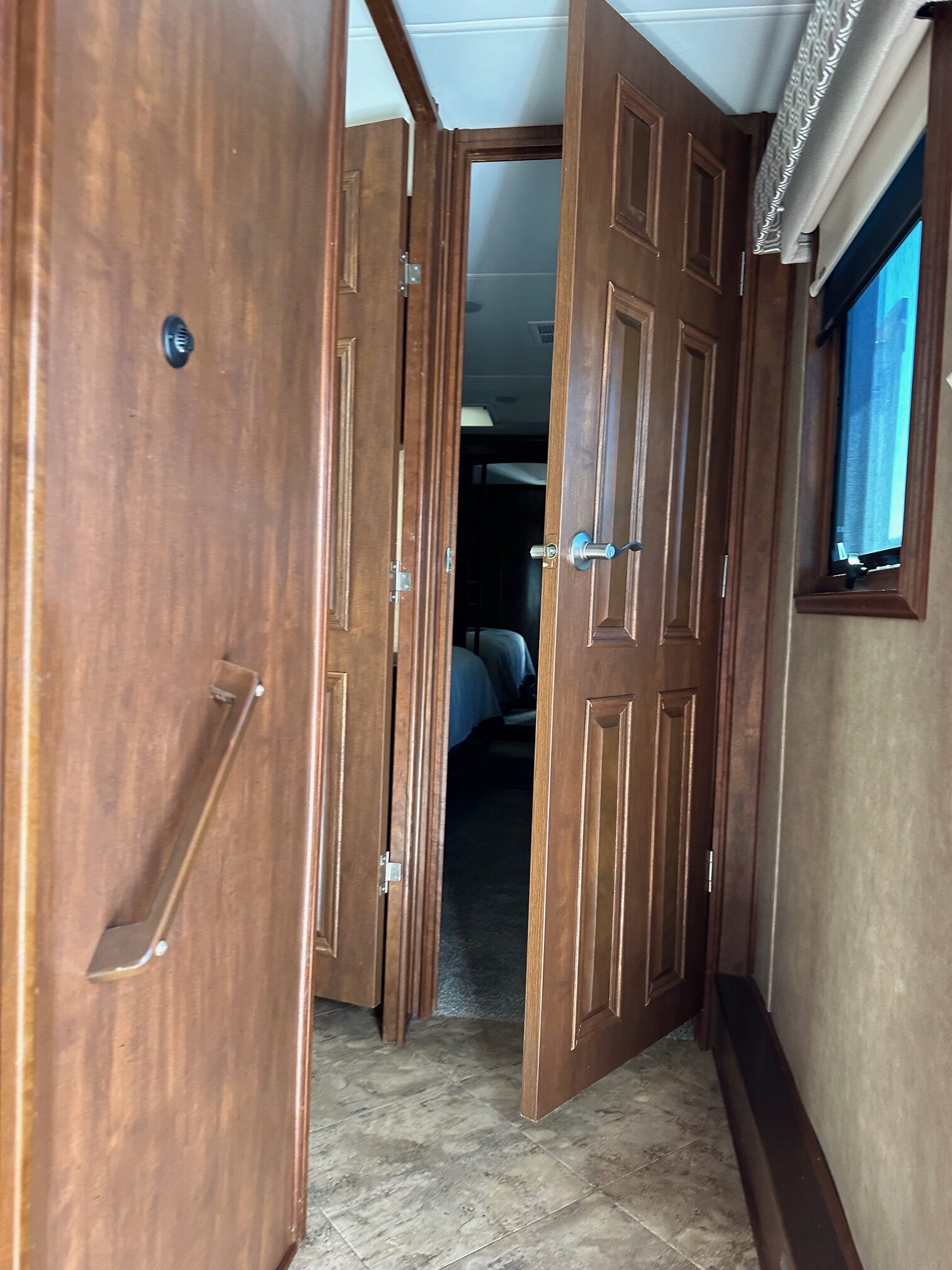 2015 DRV Mobile Suites 38RSSA 5th Wheel 