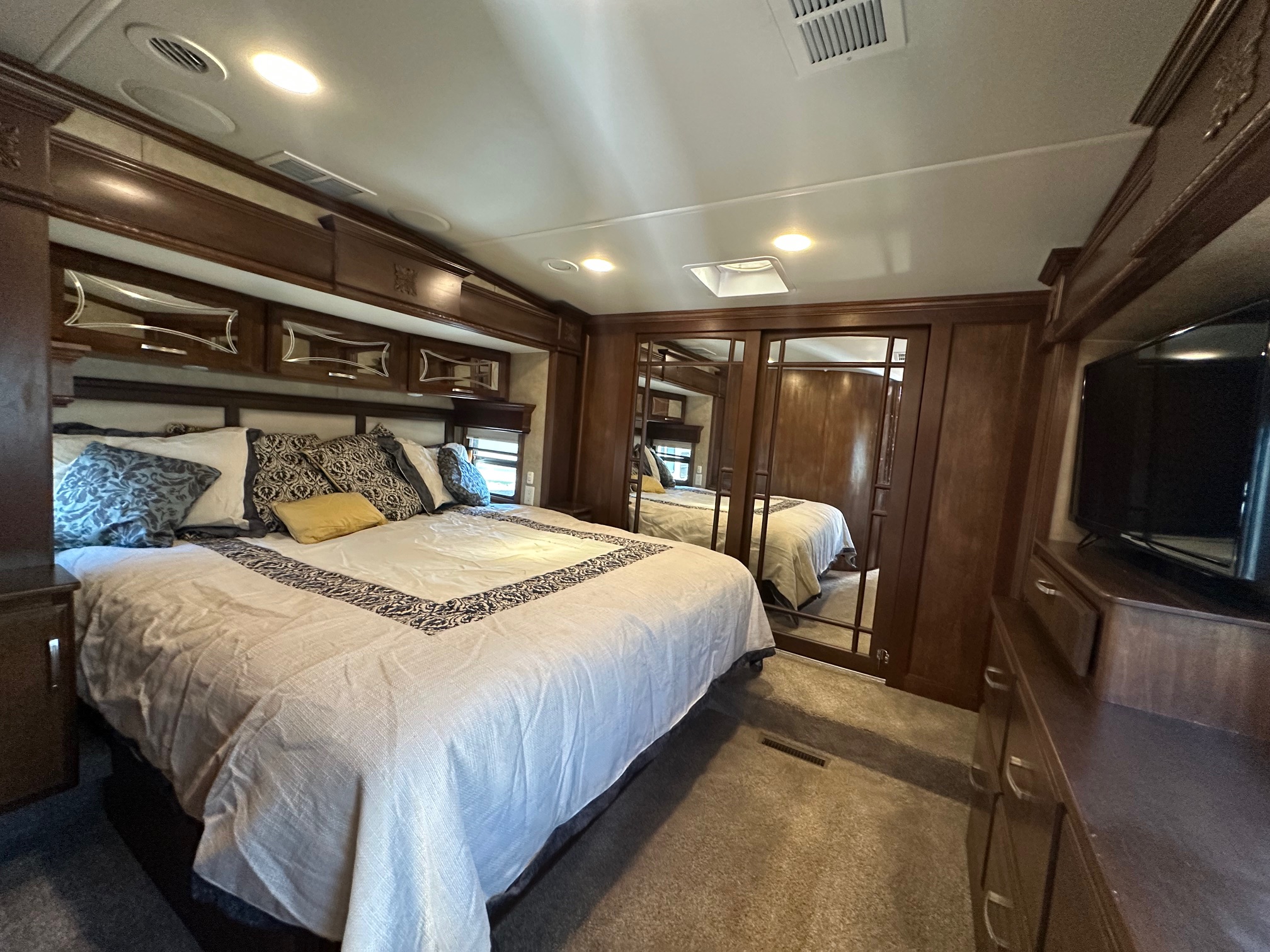 2015 DRV Mobile Suites 38RSSA 5th Wheel 