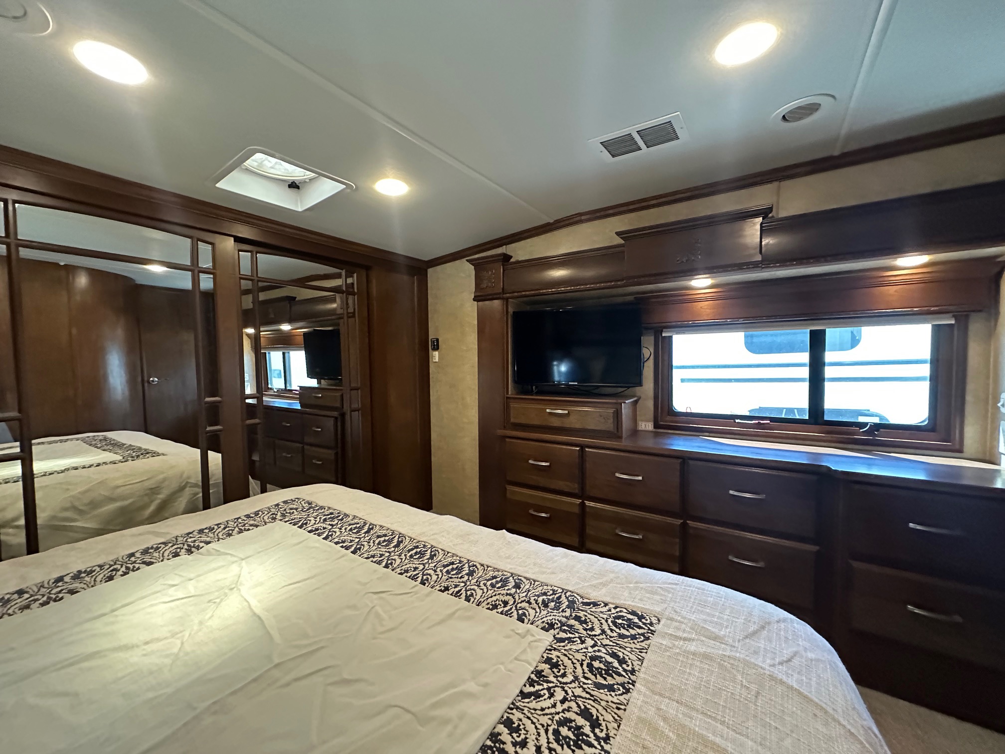2015 DRV Mobile Suites 38RSSA 5th Wheel 