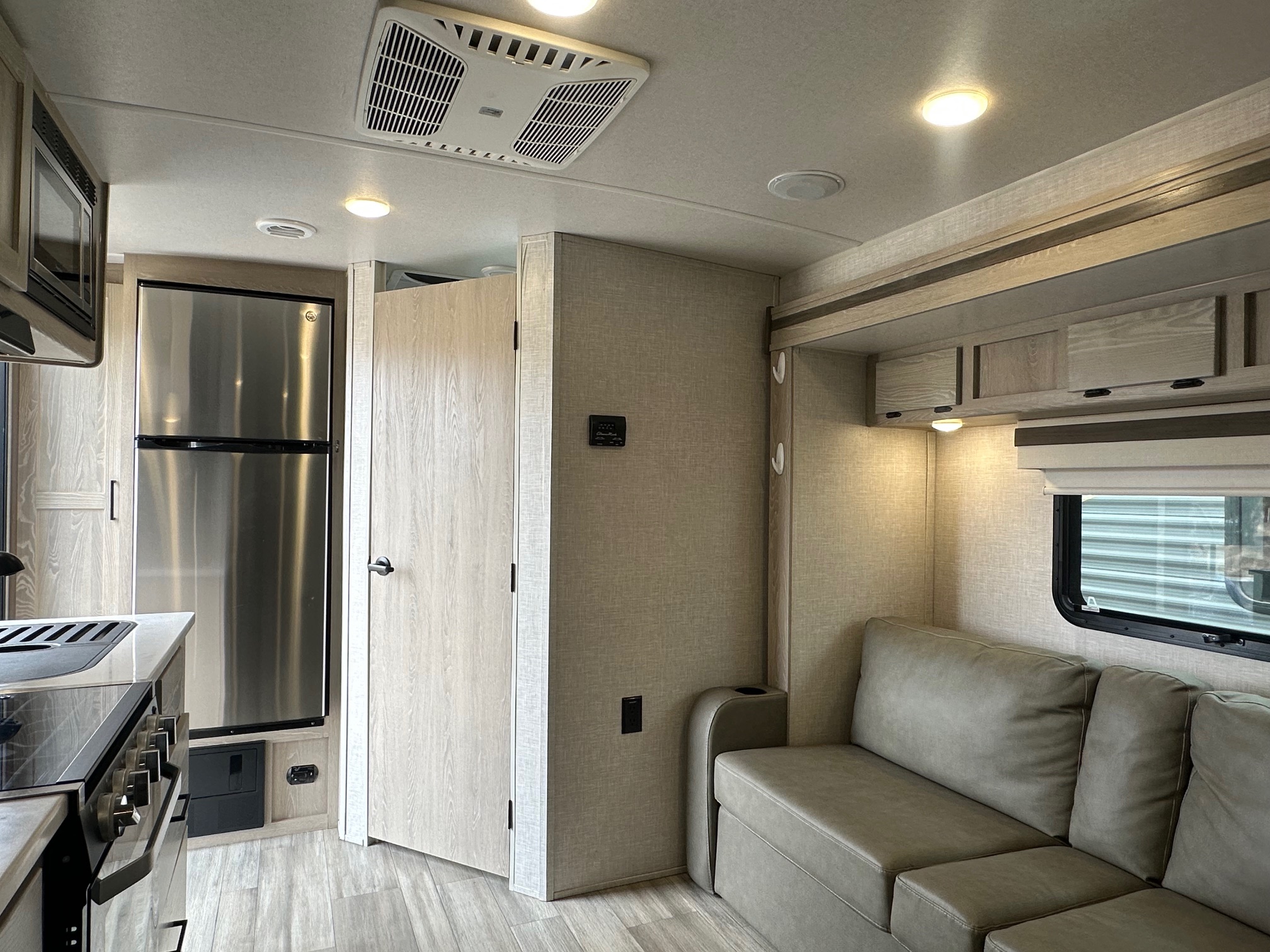 2022 Forest River Rockwood Minilite 2109S Travel Trailer – Solar & 1000w Inverter!