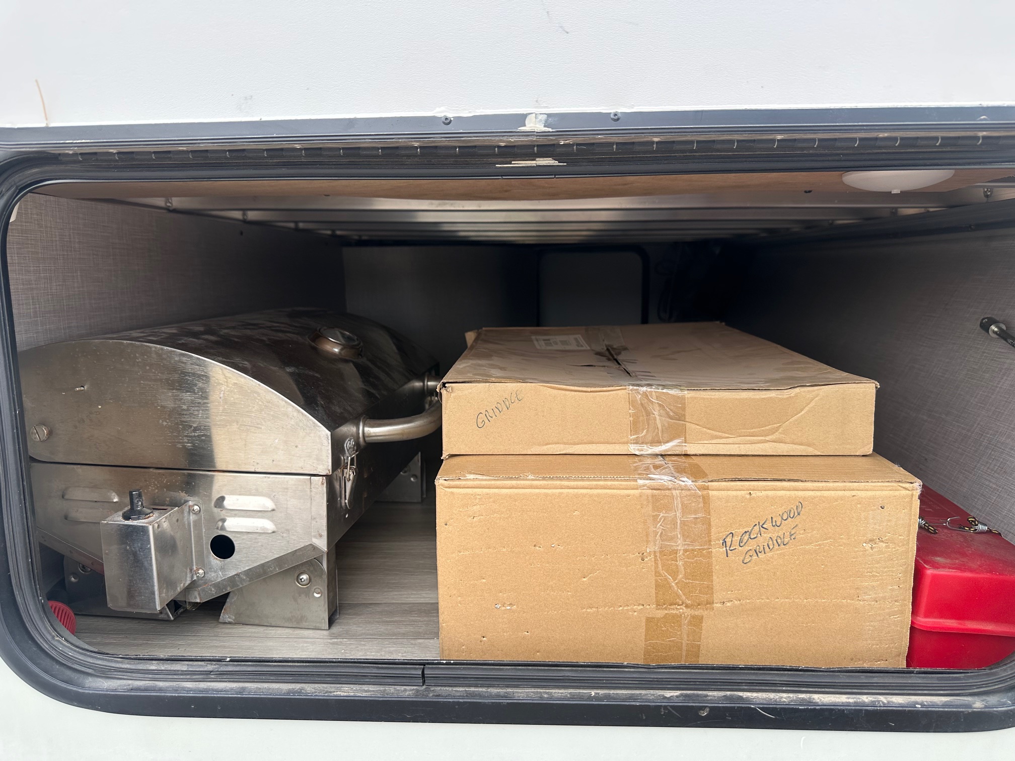 2022 Forest River Rockwood Minilite 2109S Travel Trailer – Solar & 1000w Inverter!