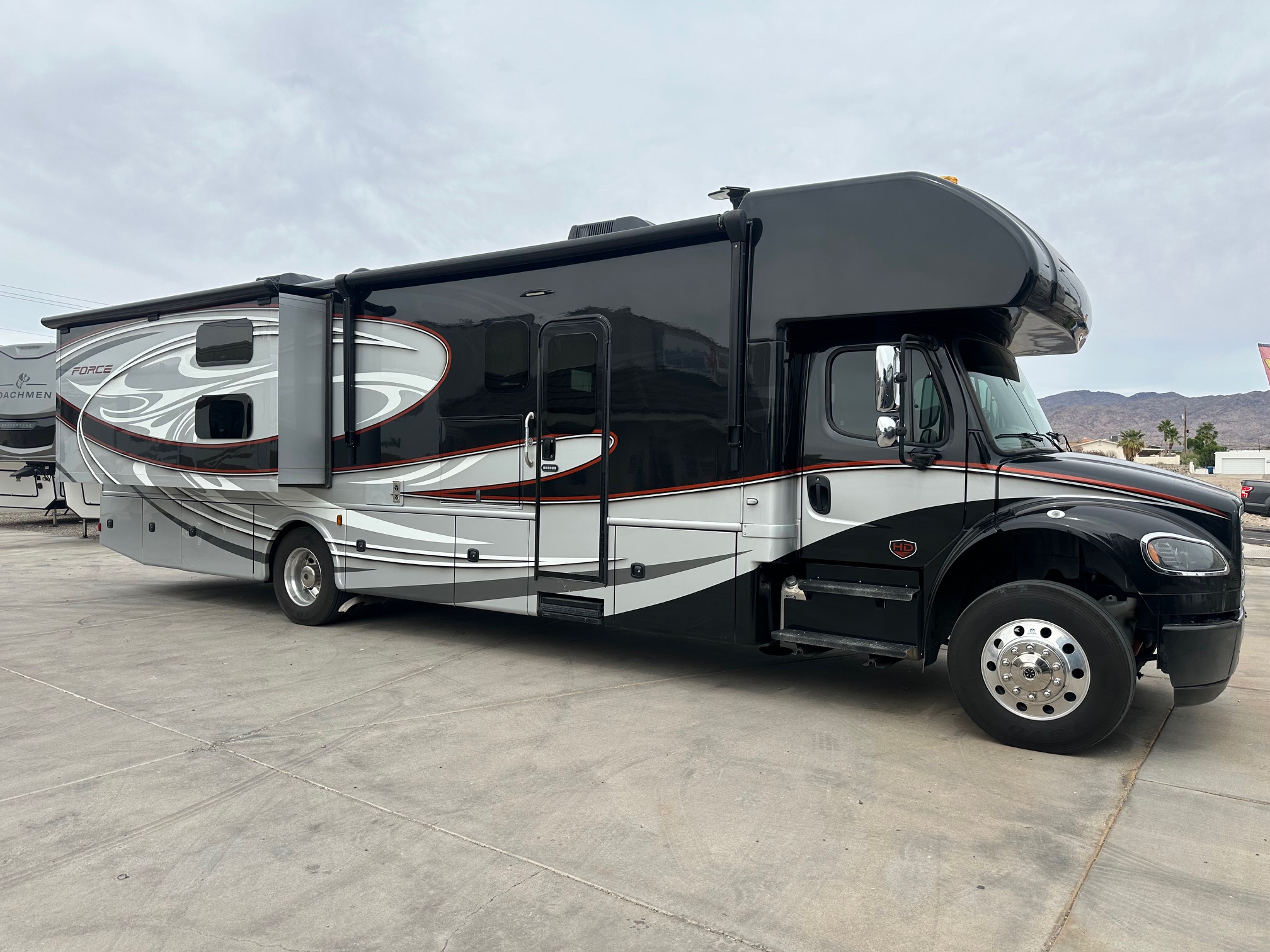2017 Dynamax Force HD Series 37BHHD Super C Diesel Motorhome 