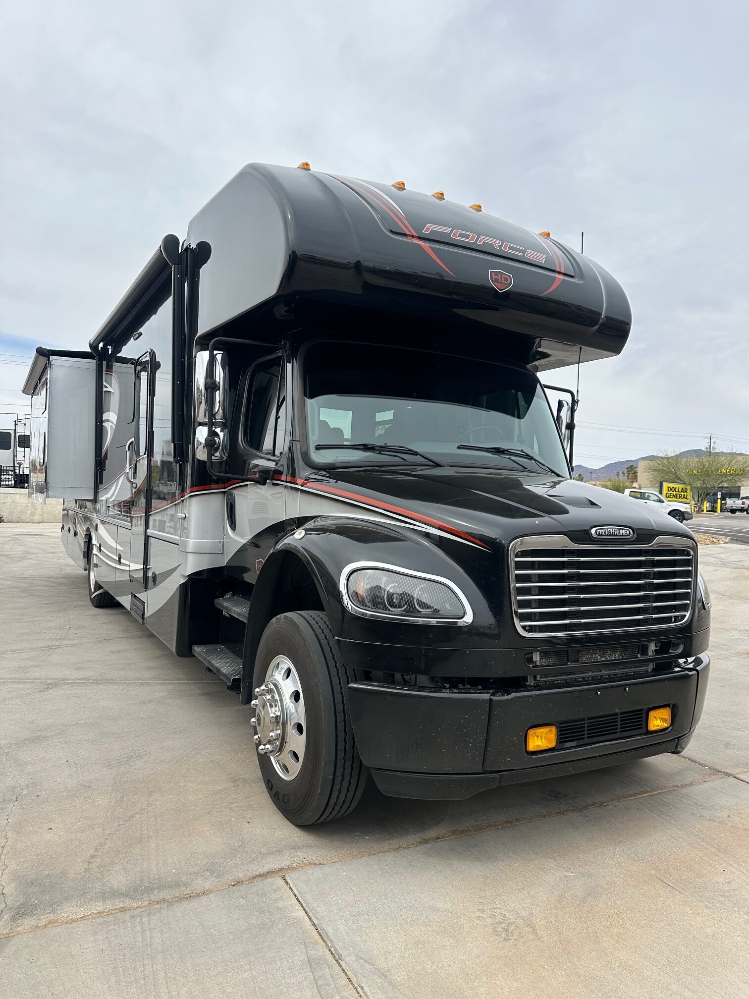 2017 Dynamax Force HD Series 37BHHD Super C Diesel Motorhome 