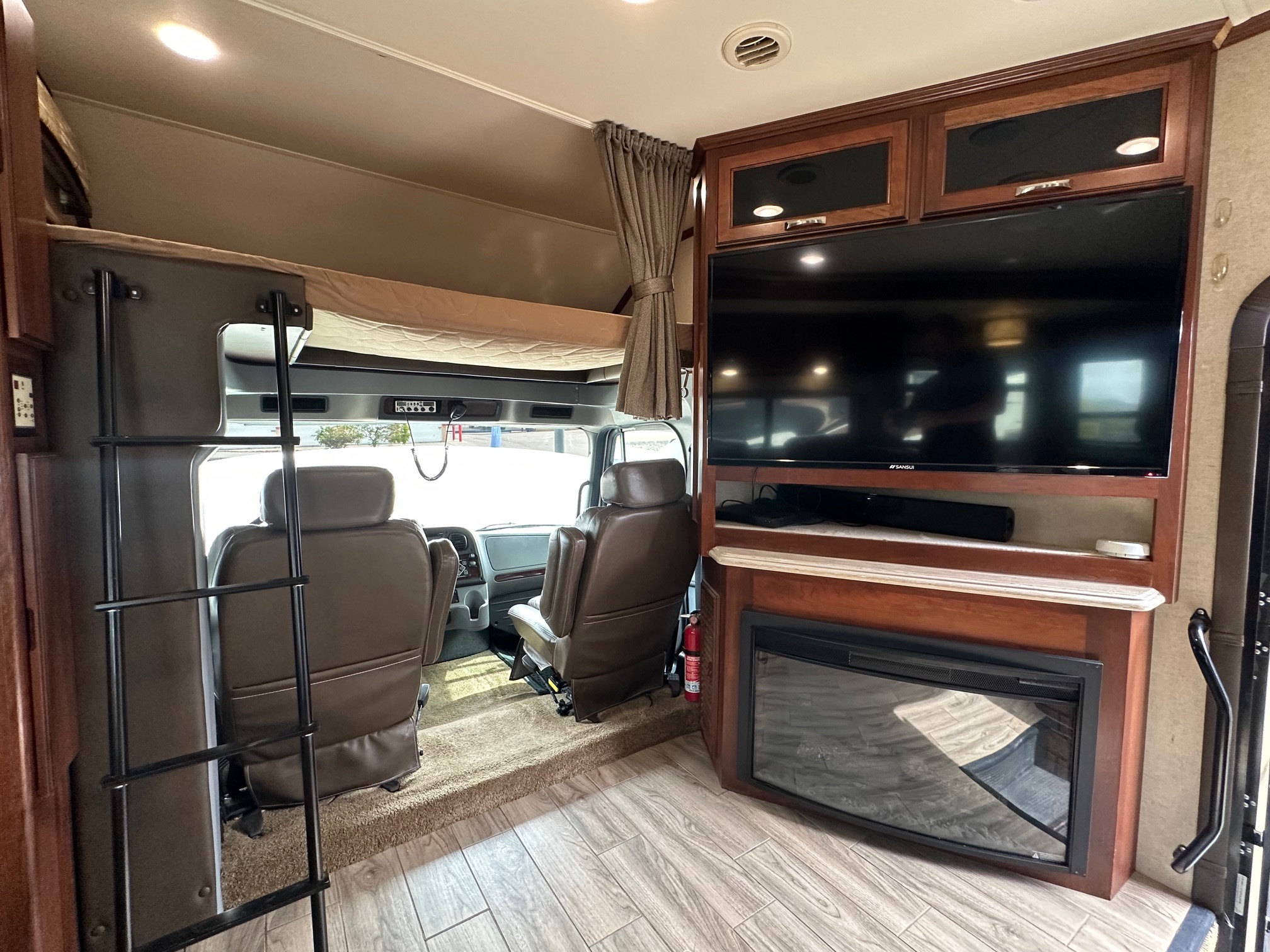 2017 Dynamax Force HD Series 37BHHD Super C Diesel Motorhome 