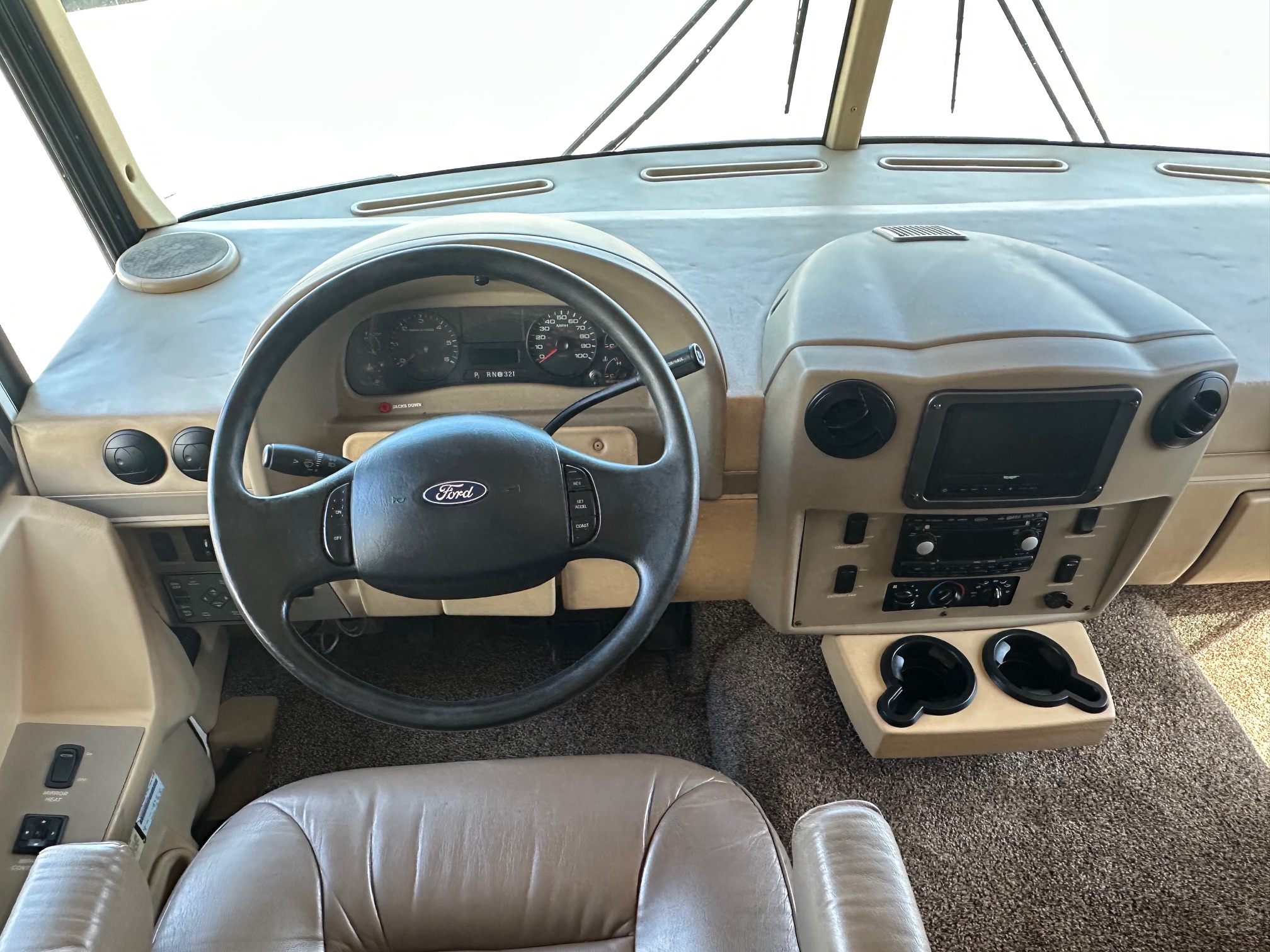 2008 Winnebago Voyage 35A Class A Gas Motorhome