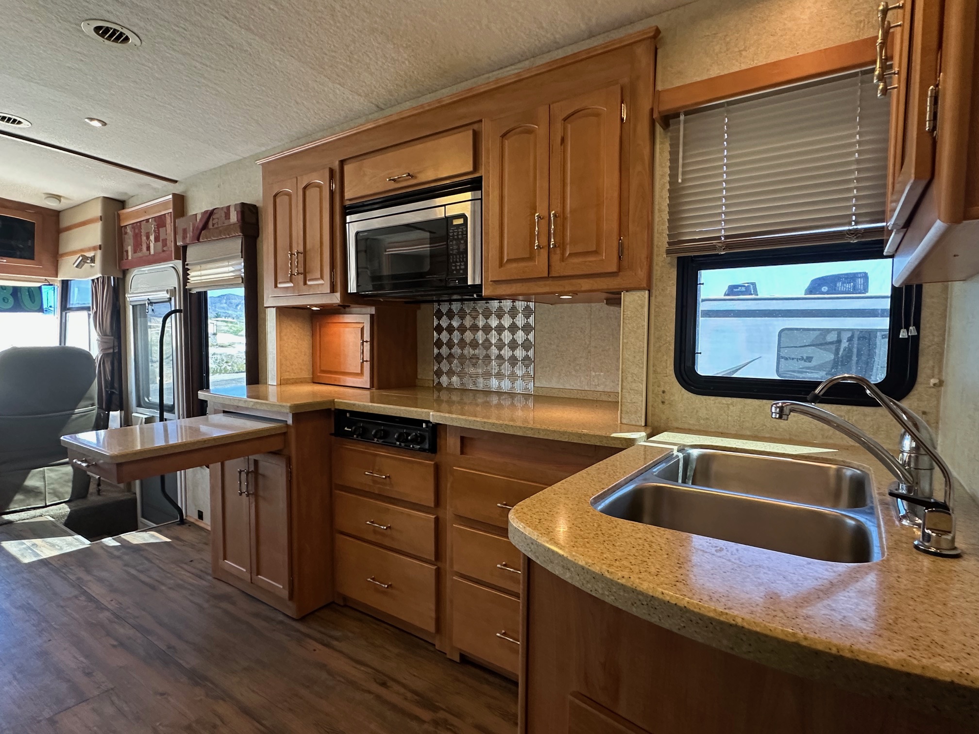 2008 Winnebago Voyage 35A Class A Gas Motorhome