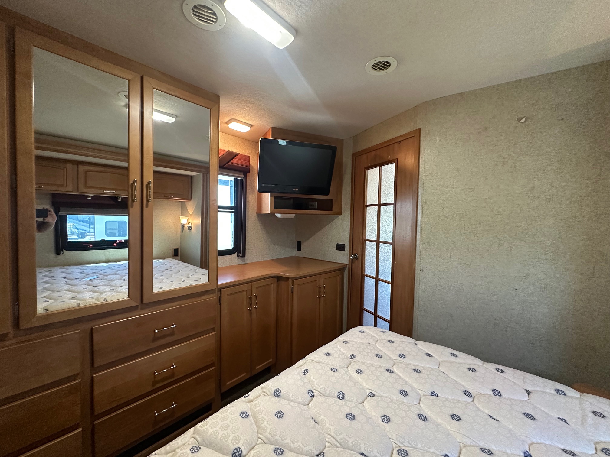 2008 Winnebago Voyage 35A Class A Gas Motorhome