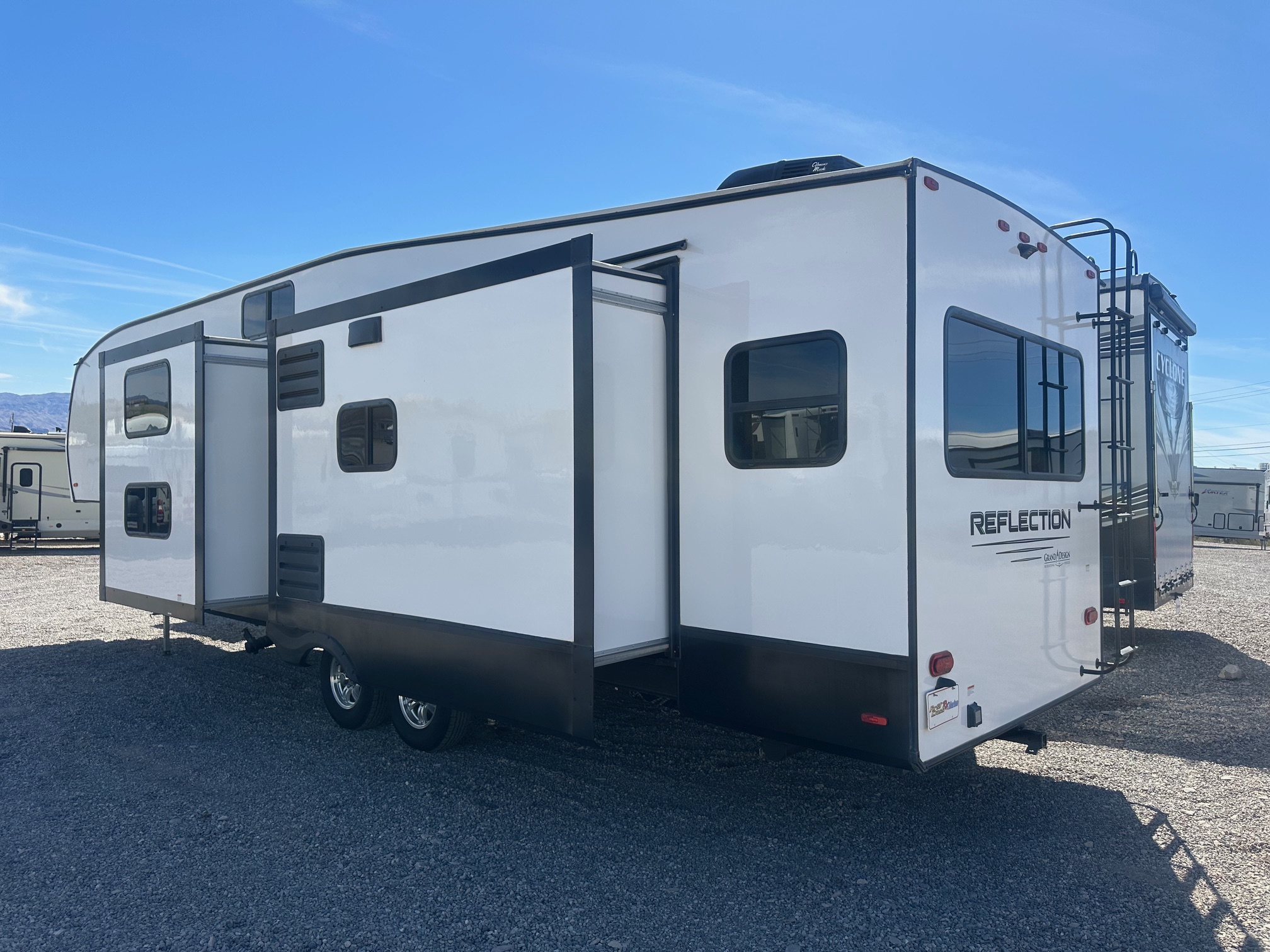 2022 Grand Design Reflection 31MB 5th wheel