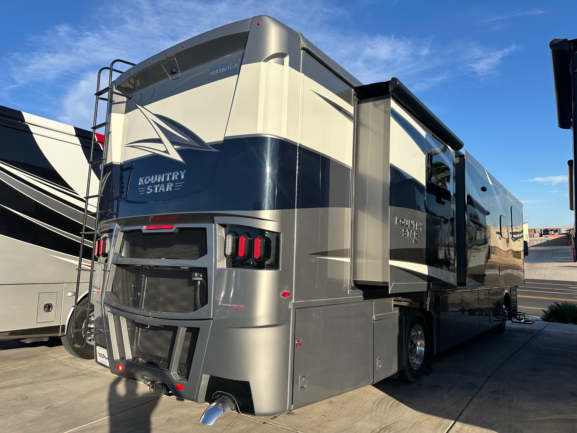 2020 Newmar Kountry Star 3717 Diesel Pusher Class A Motorhome
