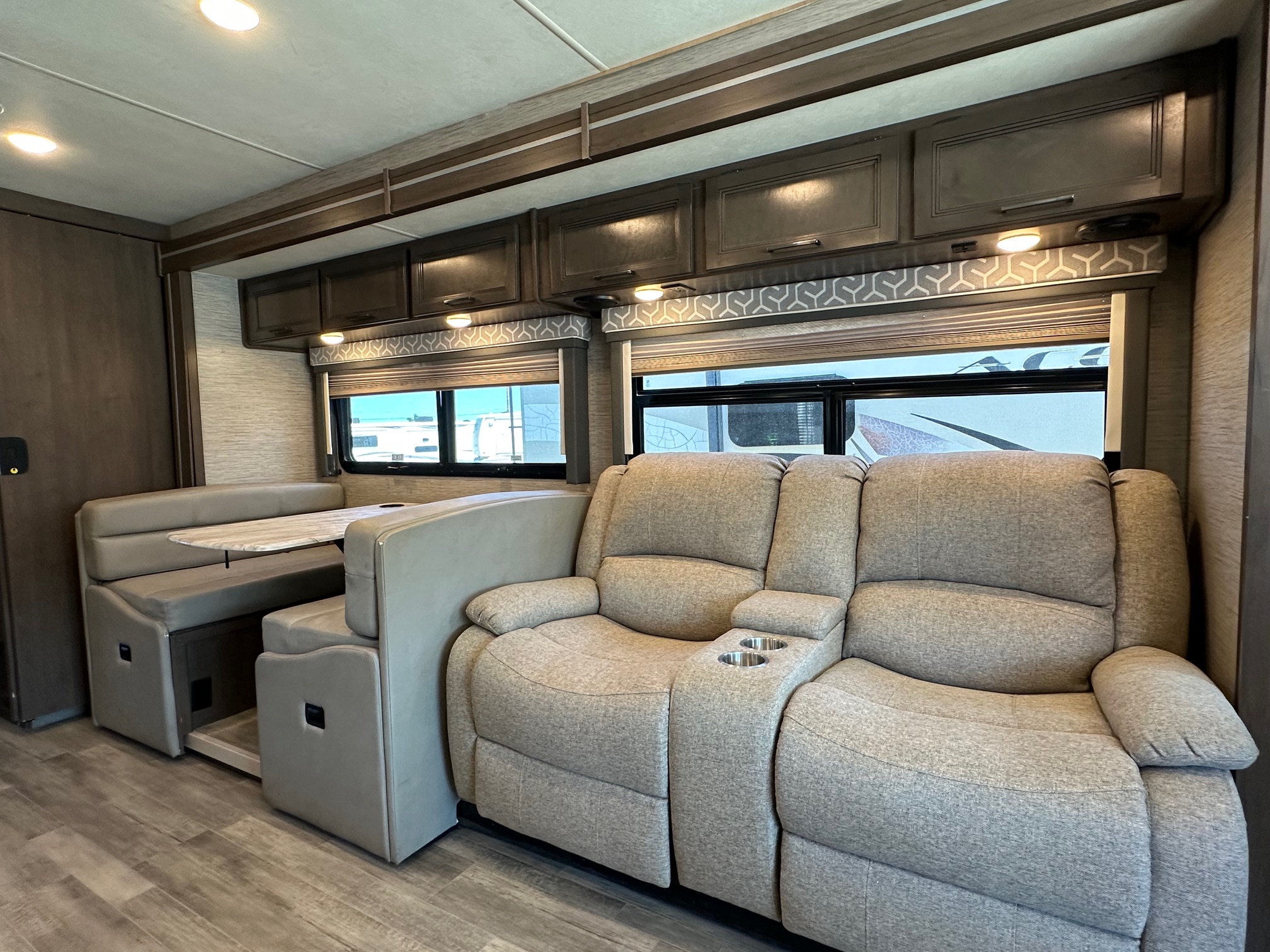 2021 Thor Freedom Traveler 27A Class A Motorhome
