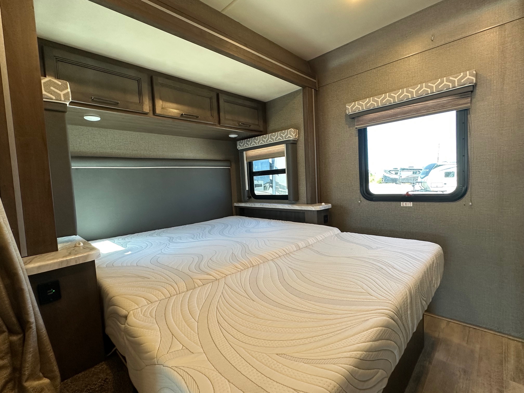 2021 Thor Freedom Traveler 27A Class A Motorhome