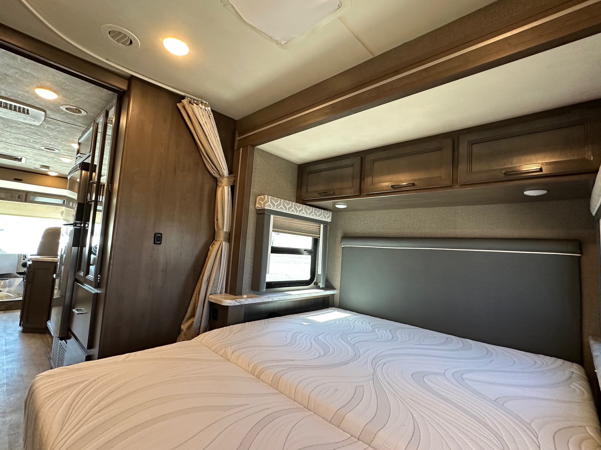 2021 Thor Freedom Traveler 27A Class A Motorhome