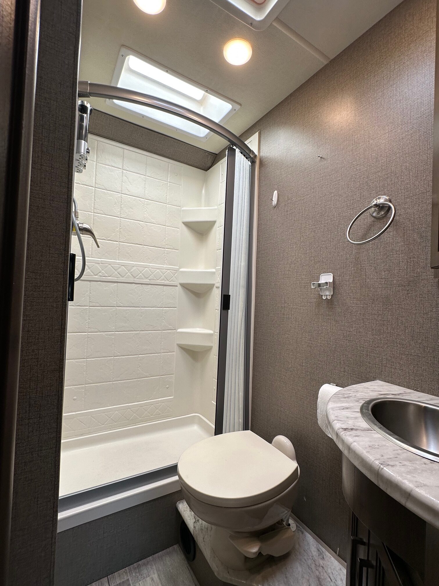 2021 Thor Freedom Traveler 27A Class A Motorhome