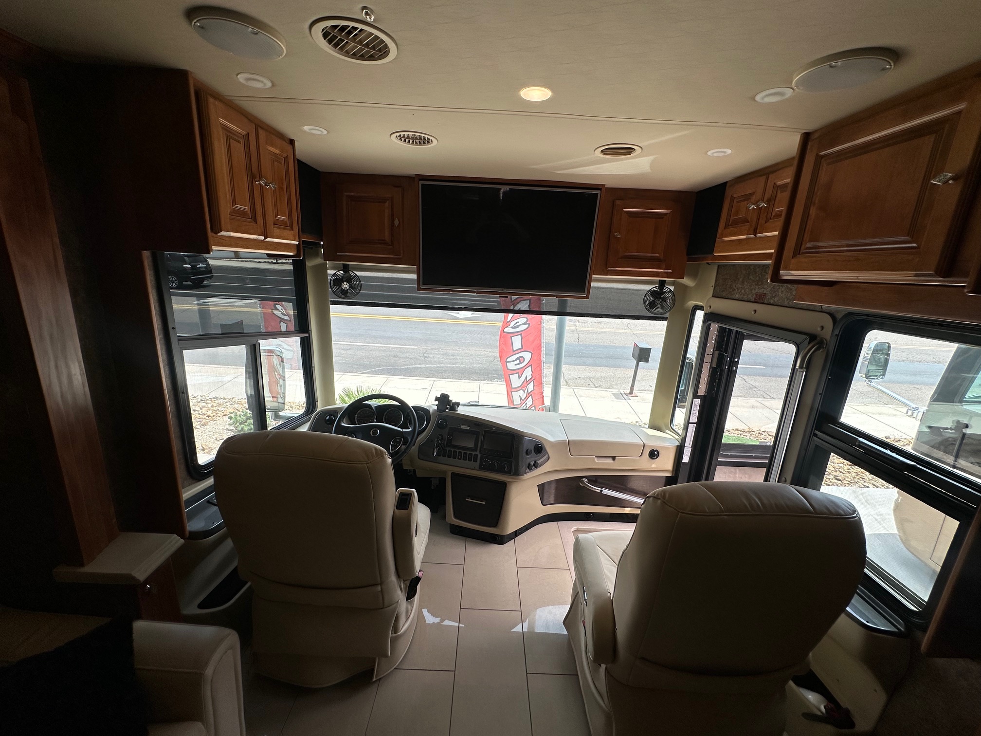 2015 Tiffin Phaeton 36GH Class A Diesel Pusher Motorhome