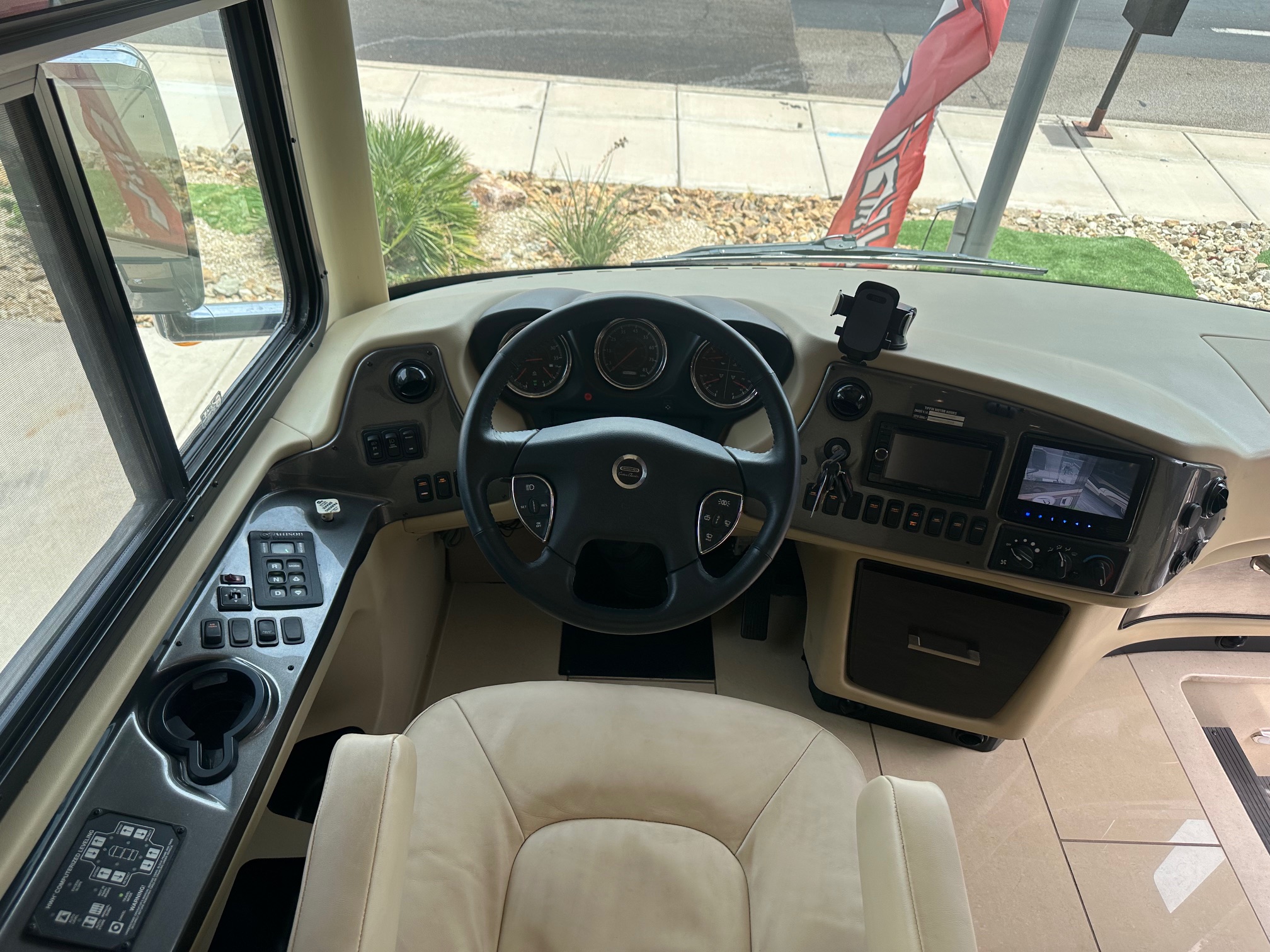 2015 Tiffin Phaeton 36GH Class A Diesel Pusher Motorhome