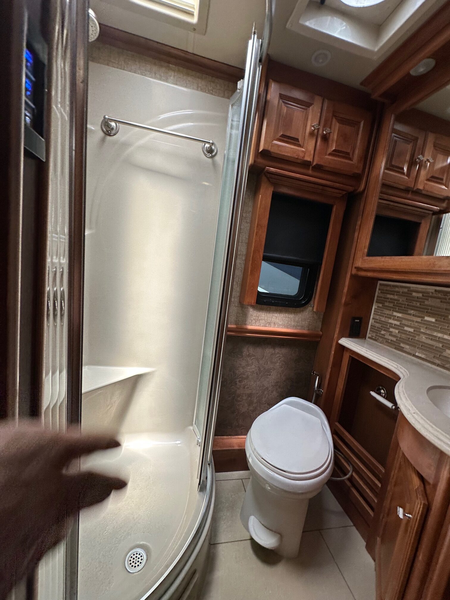 2015 Tiffin Phaeton 36GH Class A Diesel Pusher Motorhome