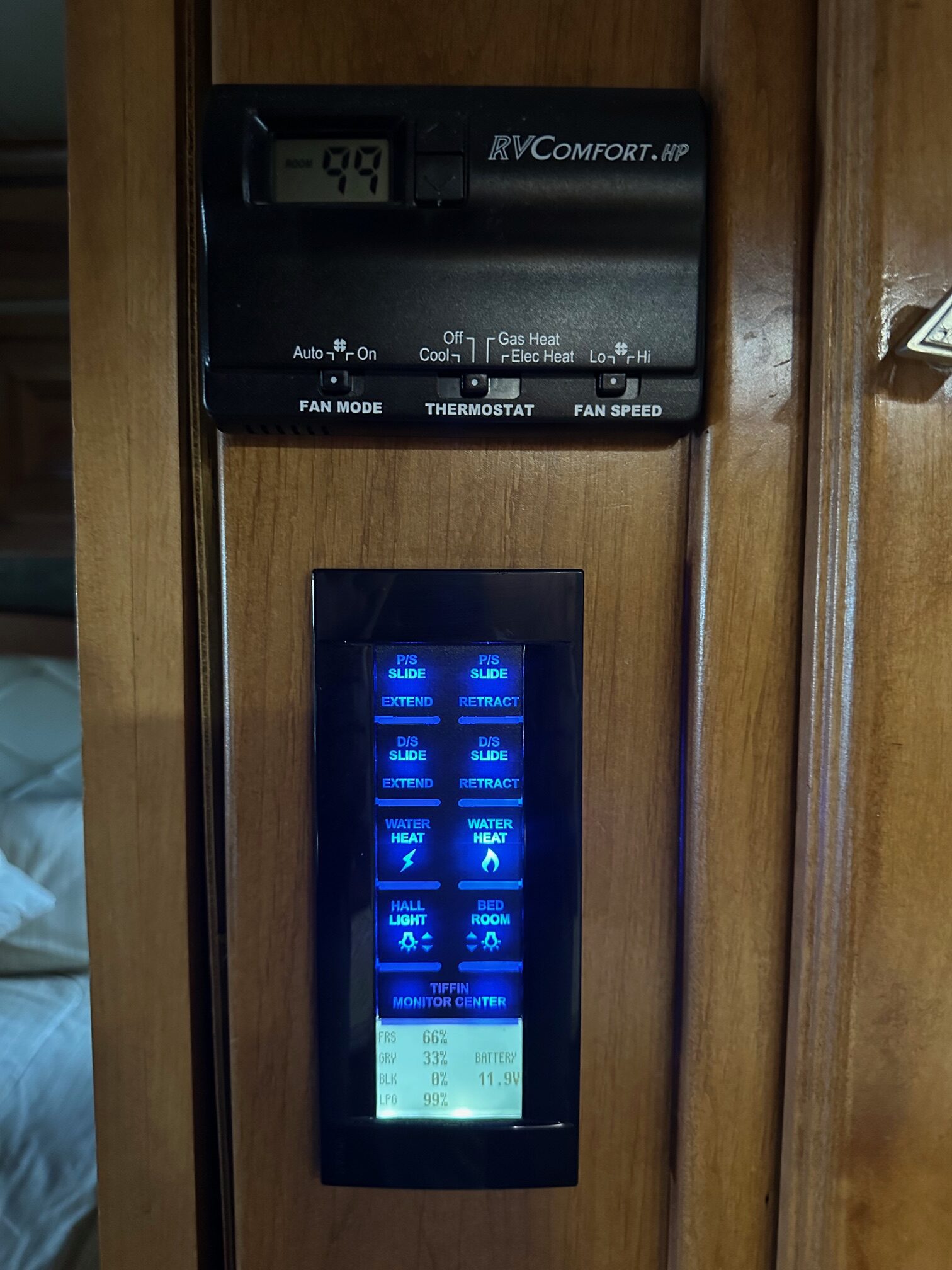 2015 Tiffin Phaeton 36GH Class A Diesel Pusher Motorhome